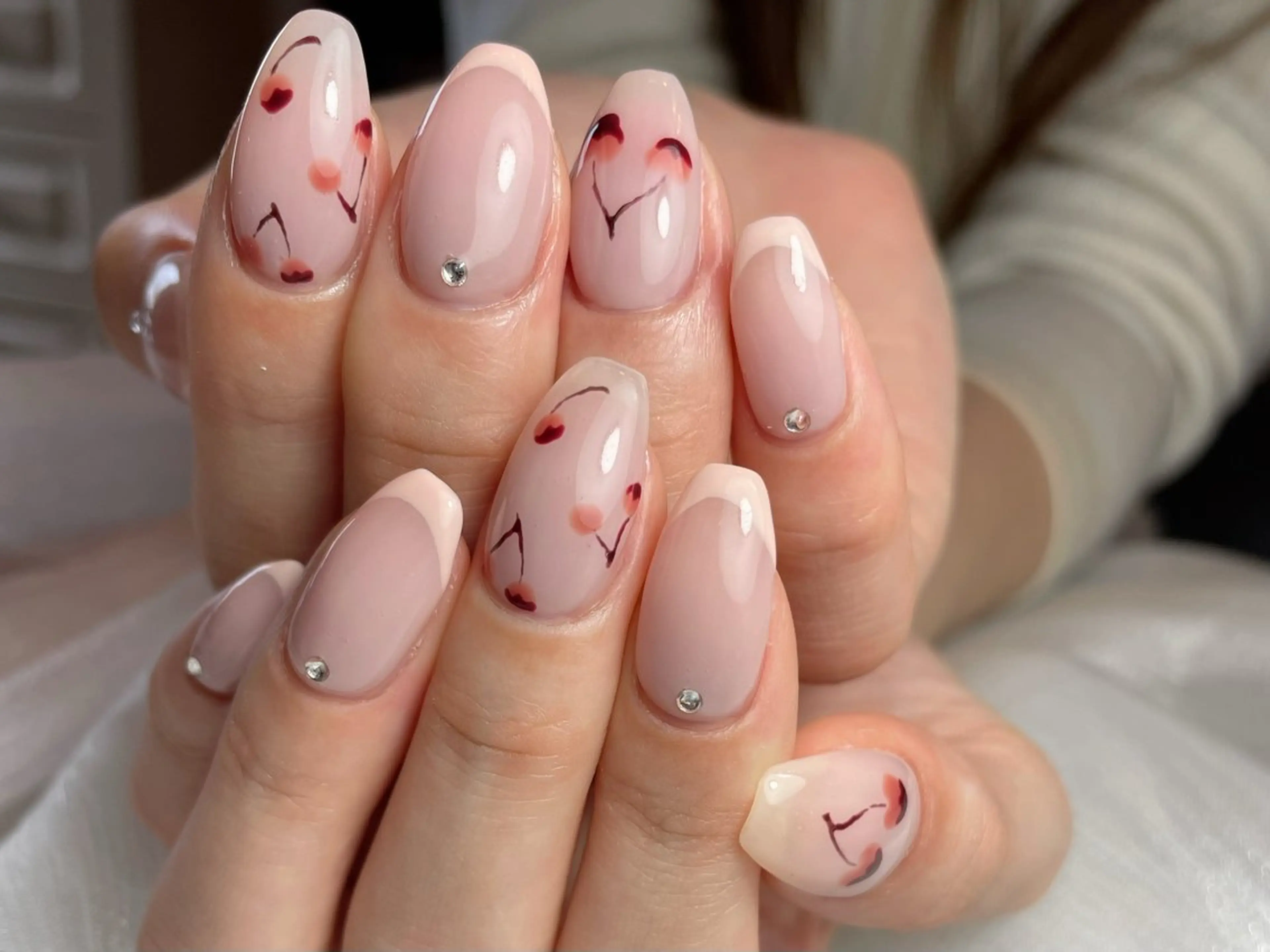 💅　ワンカラー＋4本アートデザイン（ケア、当店オフ込み) 3D、有料パーツは別料金の写真