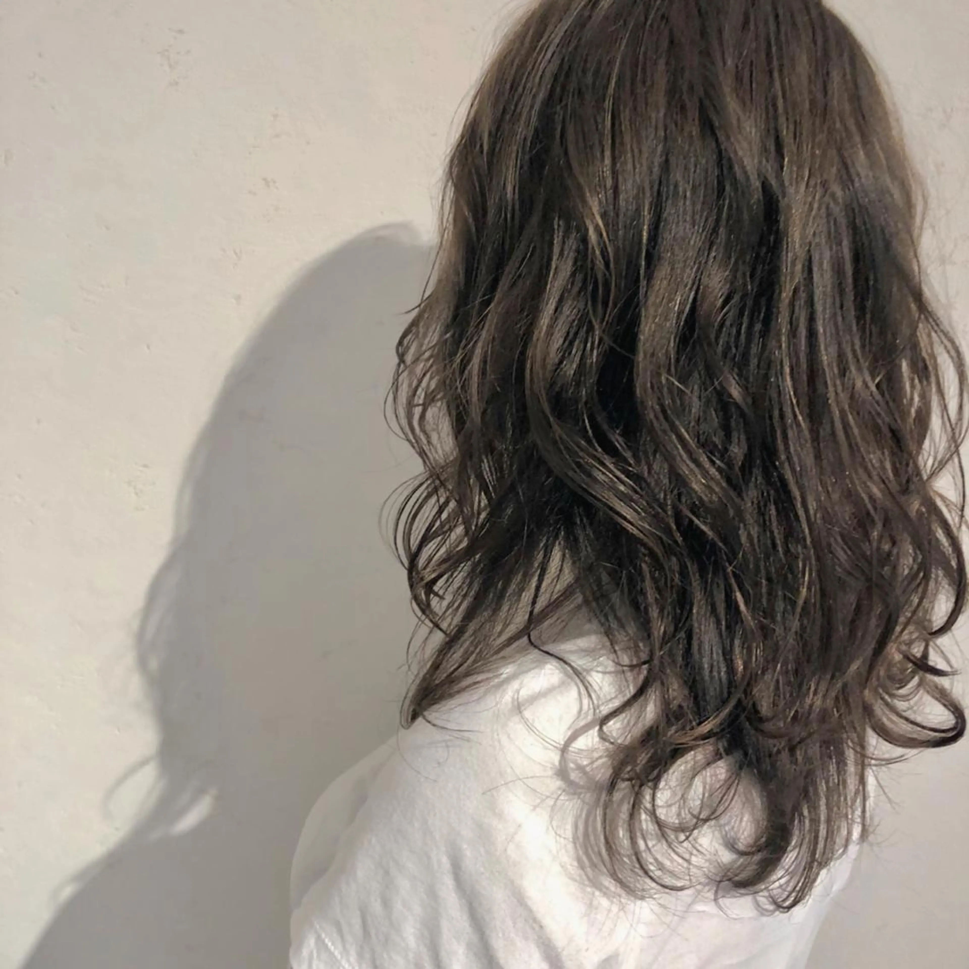 ミディアム カラー シェアハピ ヤマモトのヘアスタイル