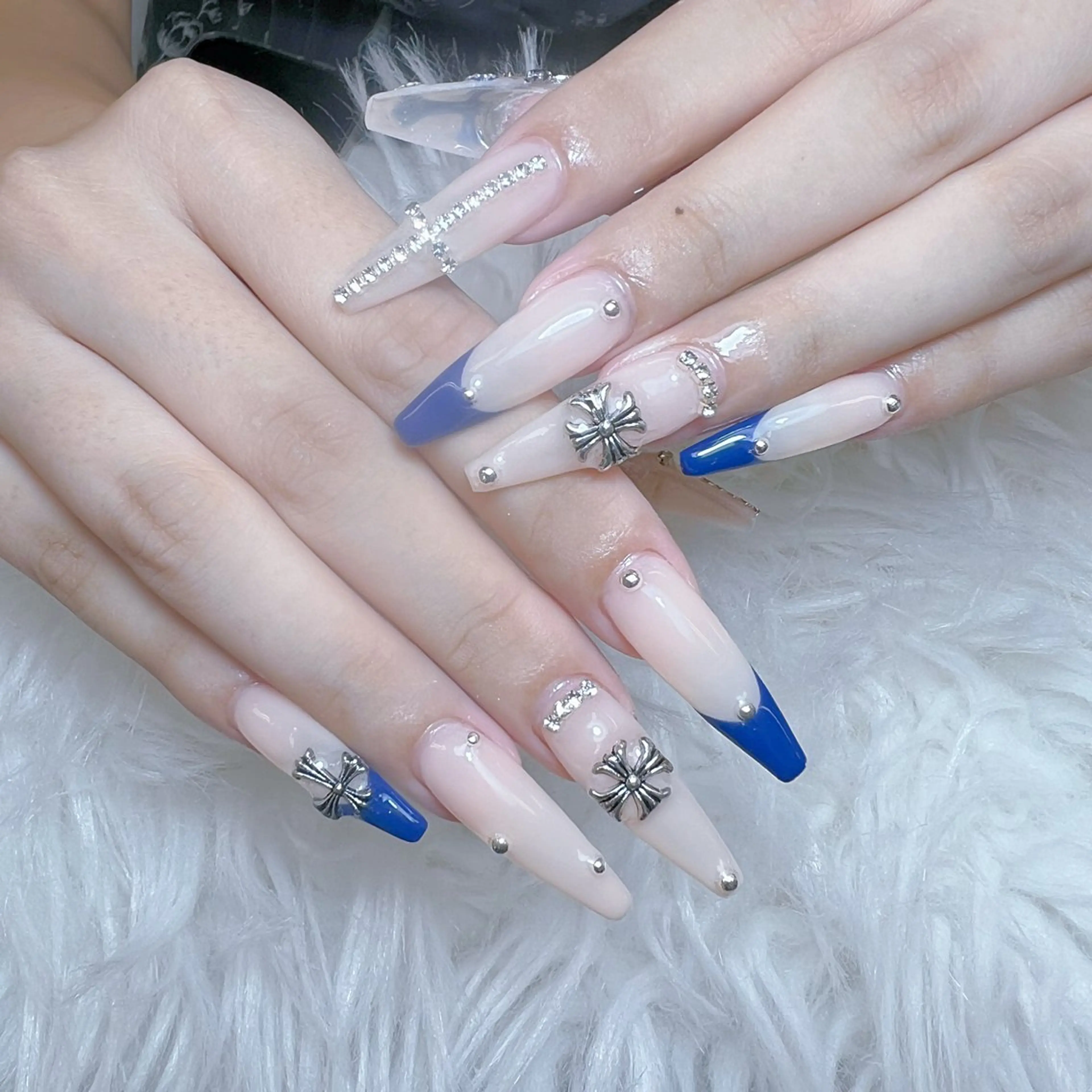 ネイル アートネイル オーロラネイル チークネイル 長さ出し フットネイル Miya_nail所属・Miya _nailのネイルデザイン