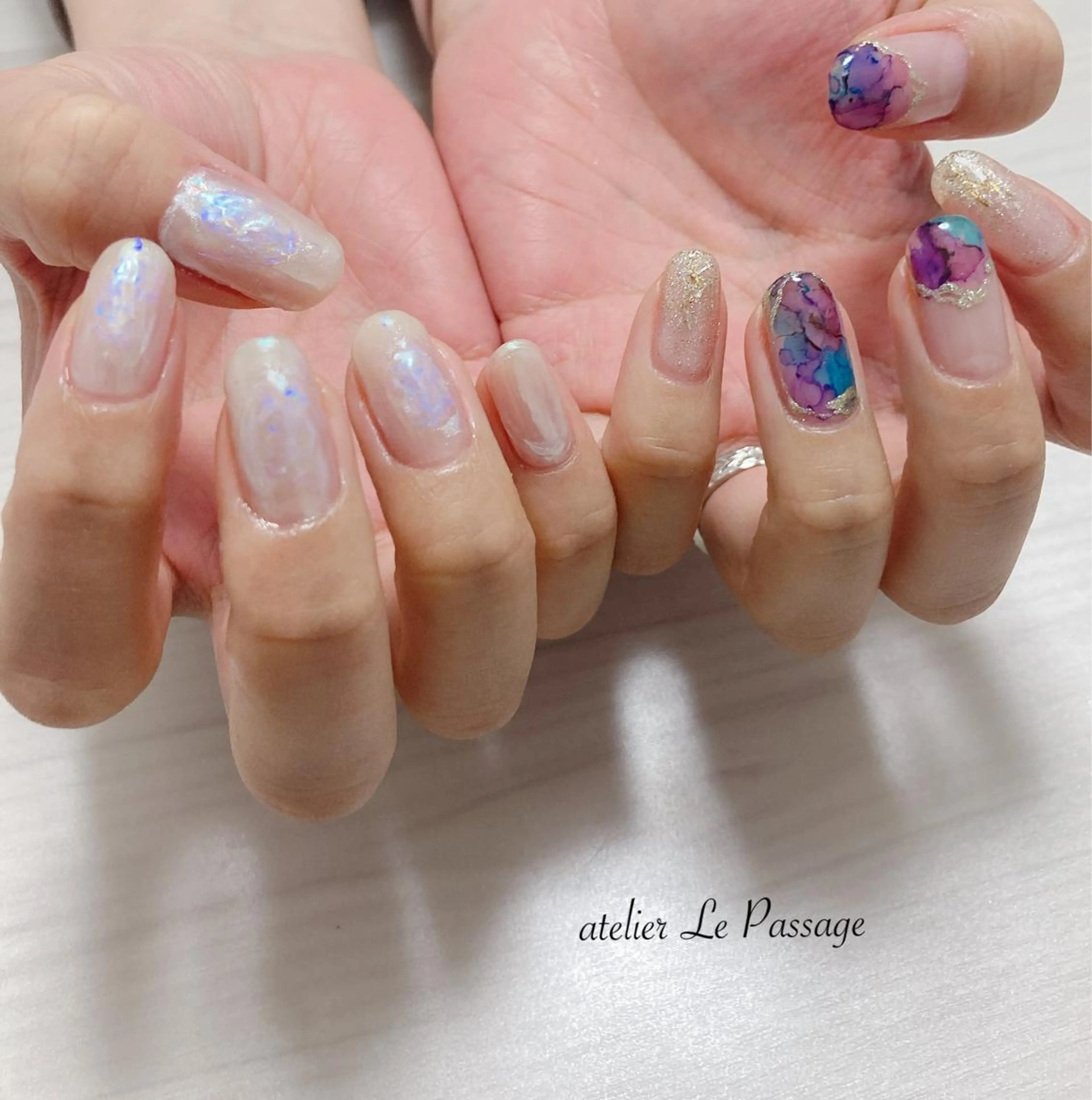 ネイル オーロラネイル ジェルネイル 氷ネイル・うるうるネイル ラメ(グリッター) ニュアンスネイル Atelier Le Passage所属・h nakatsukaのネイルデザイン