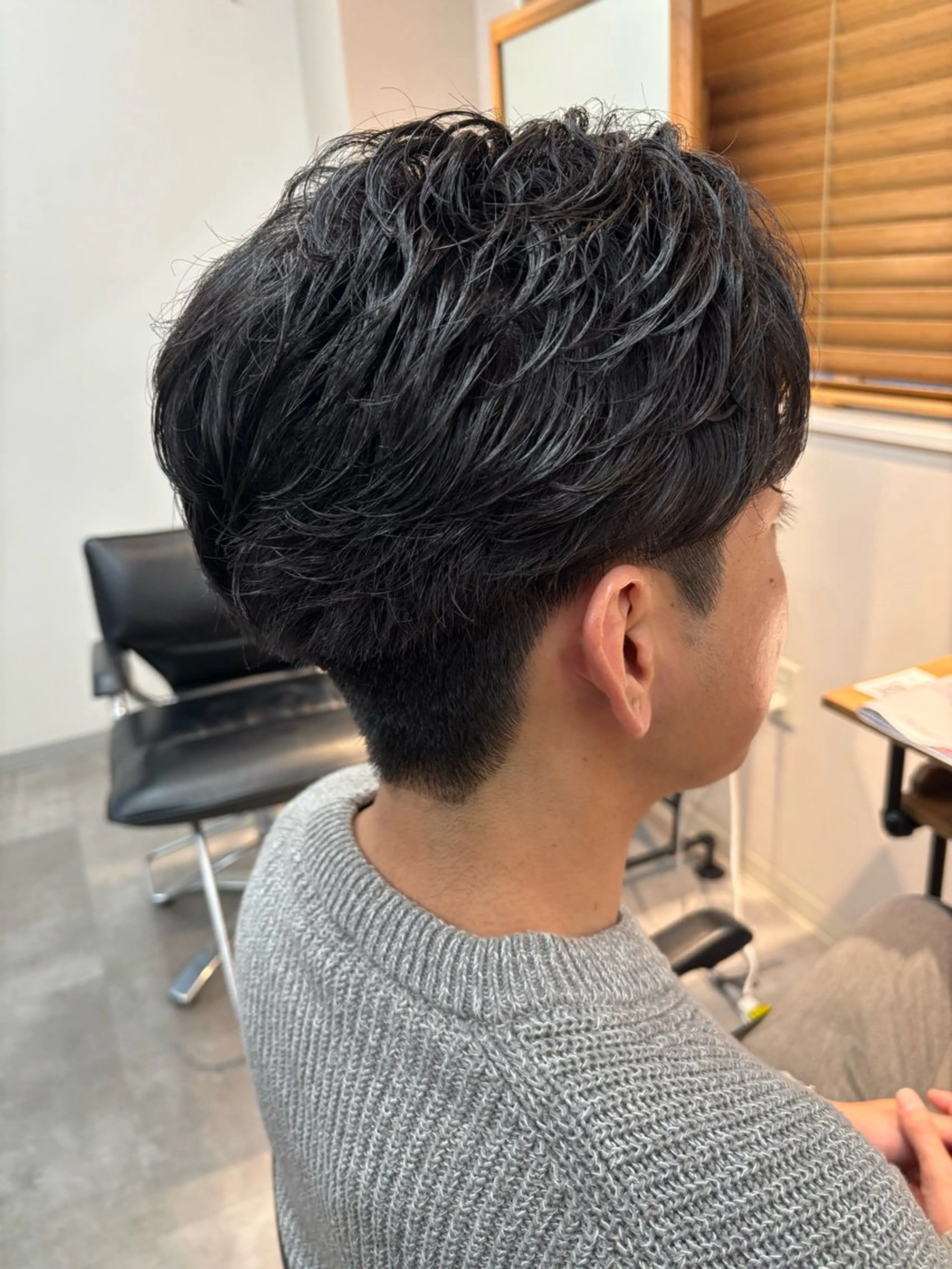 パーマ メンズ フェザーパーマ メンズパーマ ツーブロック カット パーマ フェザーパーマ/韓国 /メンズカット保立のヘアスタイル