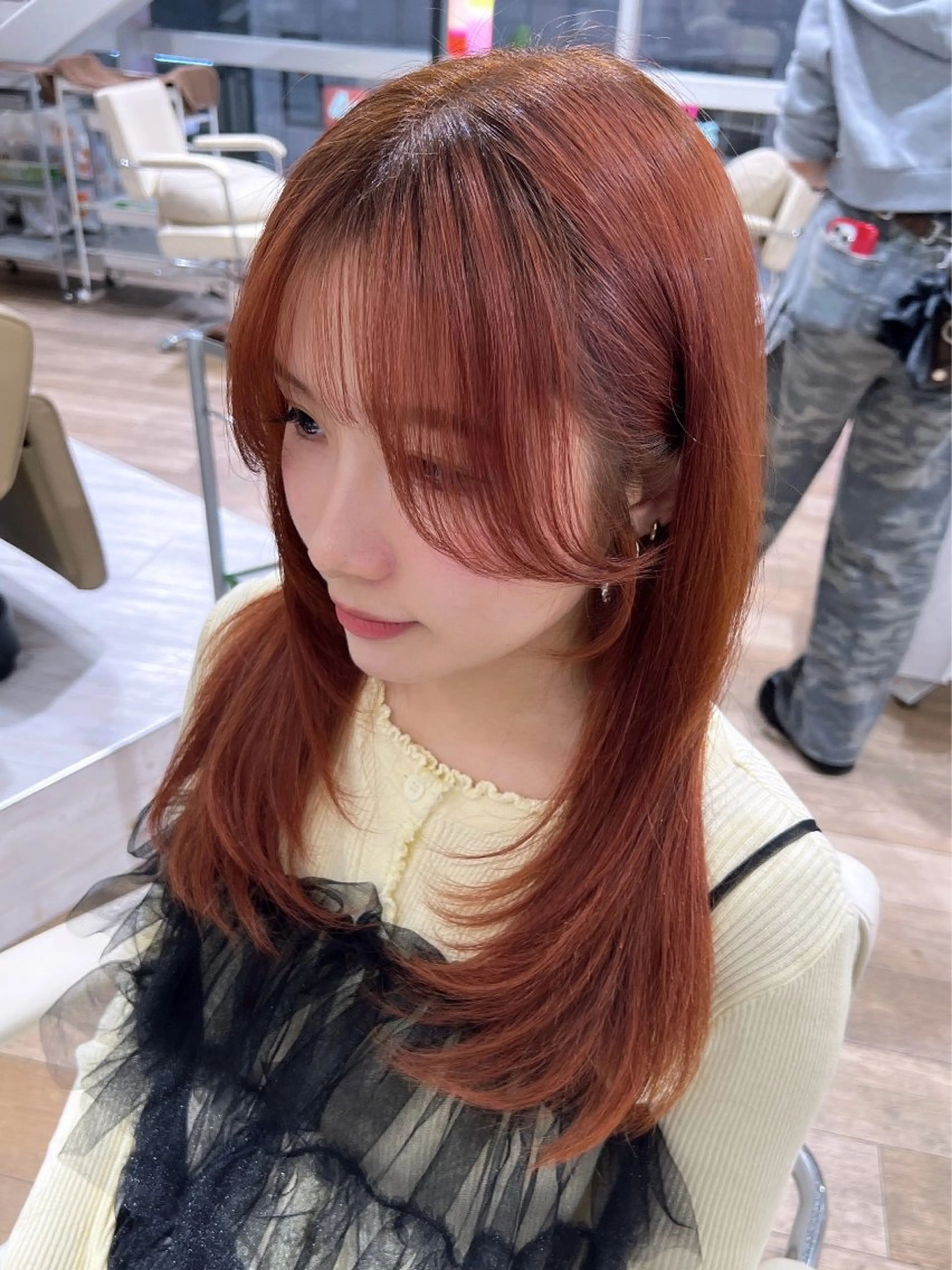 セミロング 韓国風ヘア レイヤーカット カット トリートメント ヘッドスパ 前髪/顔まわりカット 艶髪/髪質改善/縮毛のヘアスタイル