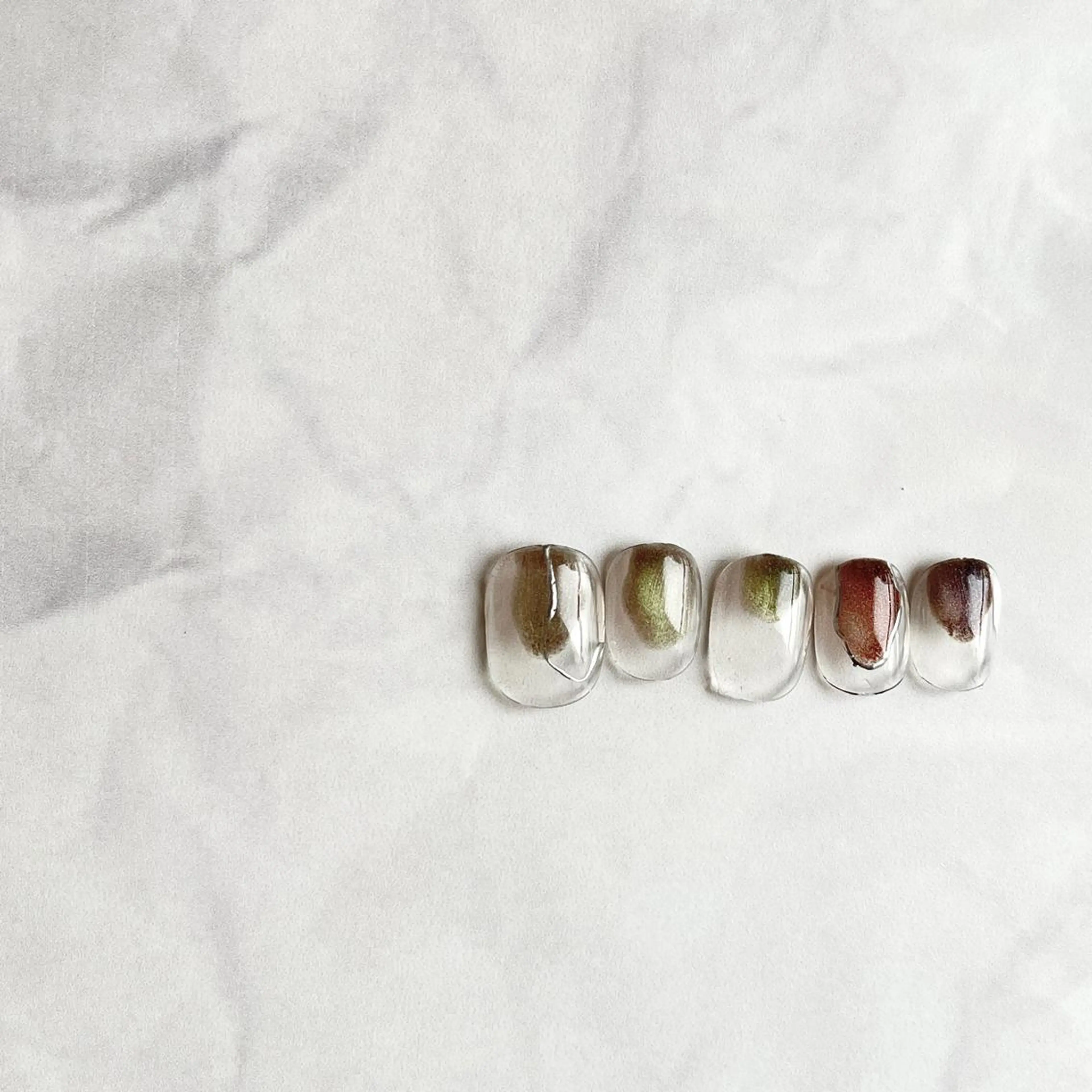 ネイル マグネットネイル シンプルネイル フリーランス¨̮⃝ ネイリストOKADAのネイルデザイン