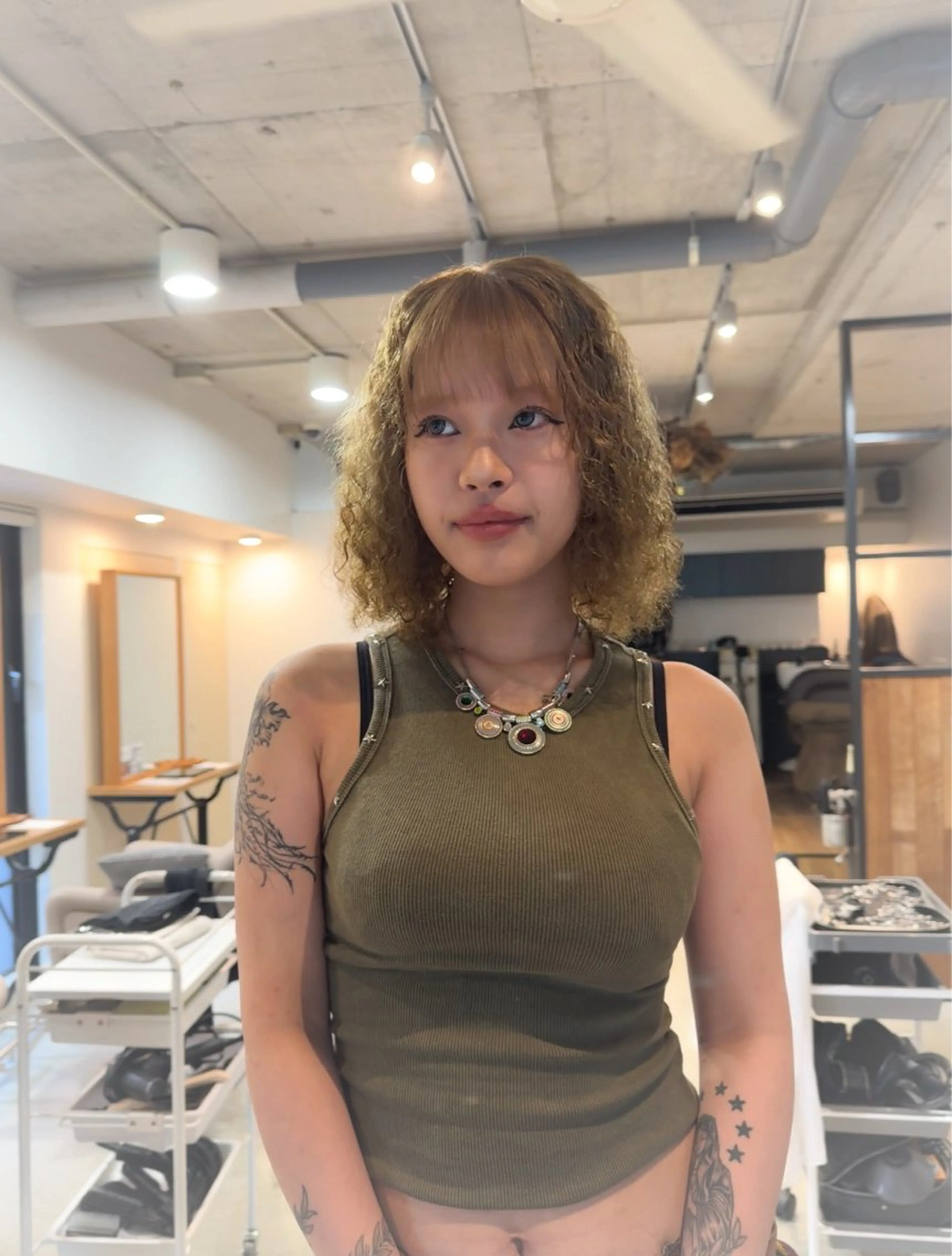 ミディアム カラー パーマ ミディアムパーマ ハイトーンカラー カット ヘアカラー saki/Insta fleur_sakiのヘアスタイル