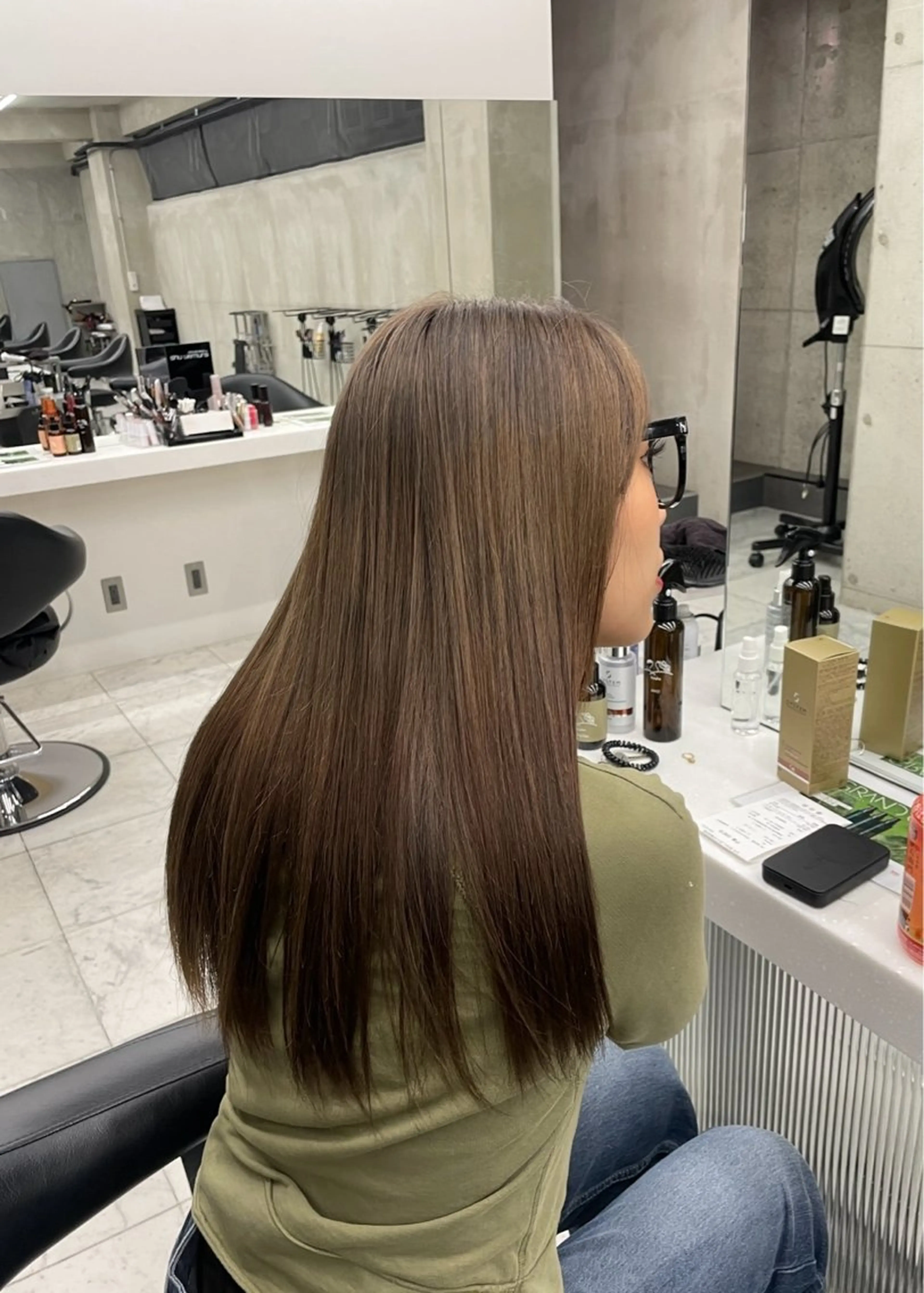 ロング 🎨白髪染め/ マニキュア/近藤怜那のヘアスタイル