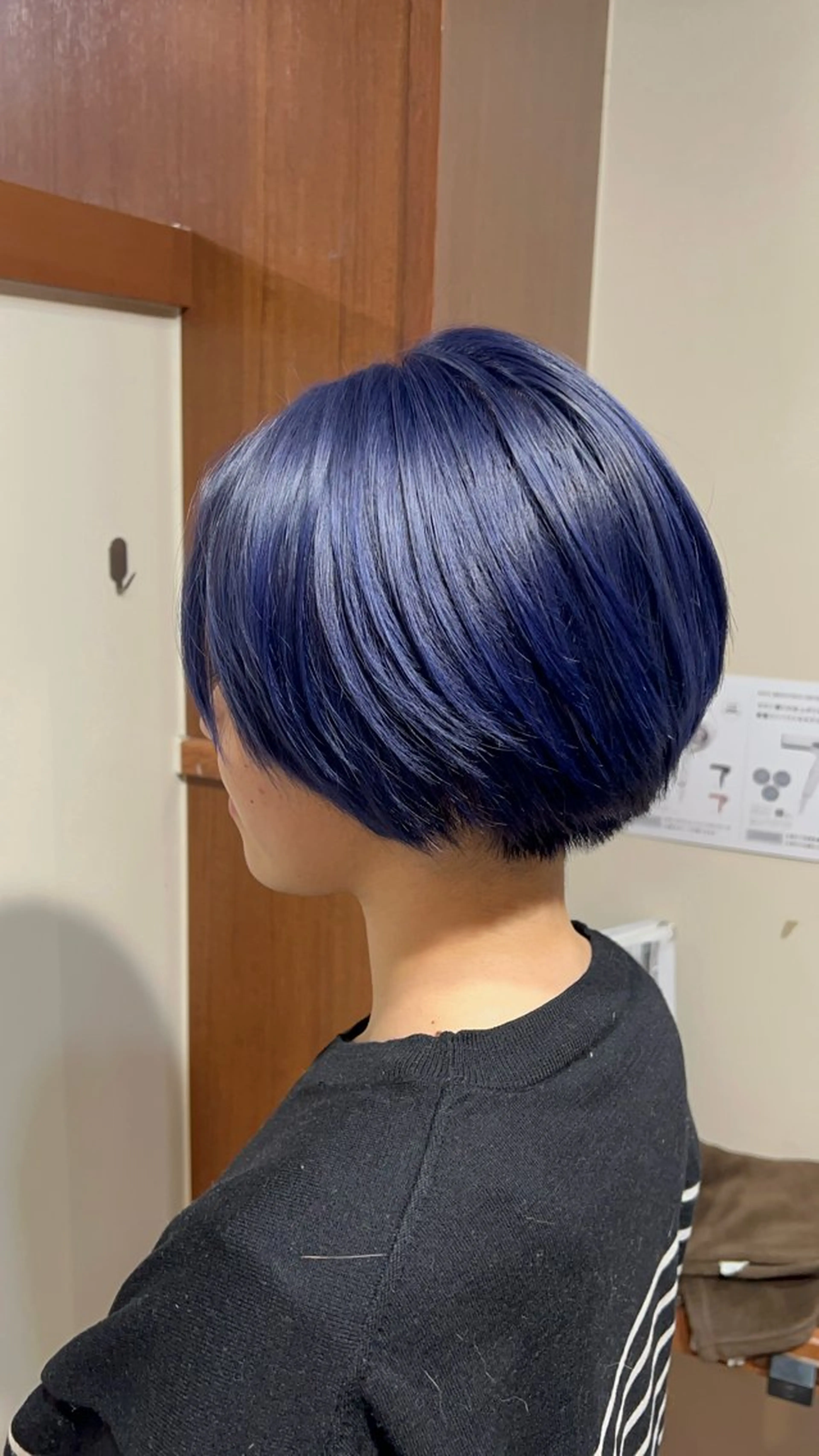 ショート カラー ラベンダーカラー ネイビーカラー ヘアカラー トリートメント 💓シールエクステ ルミエールのヘアスタイル