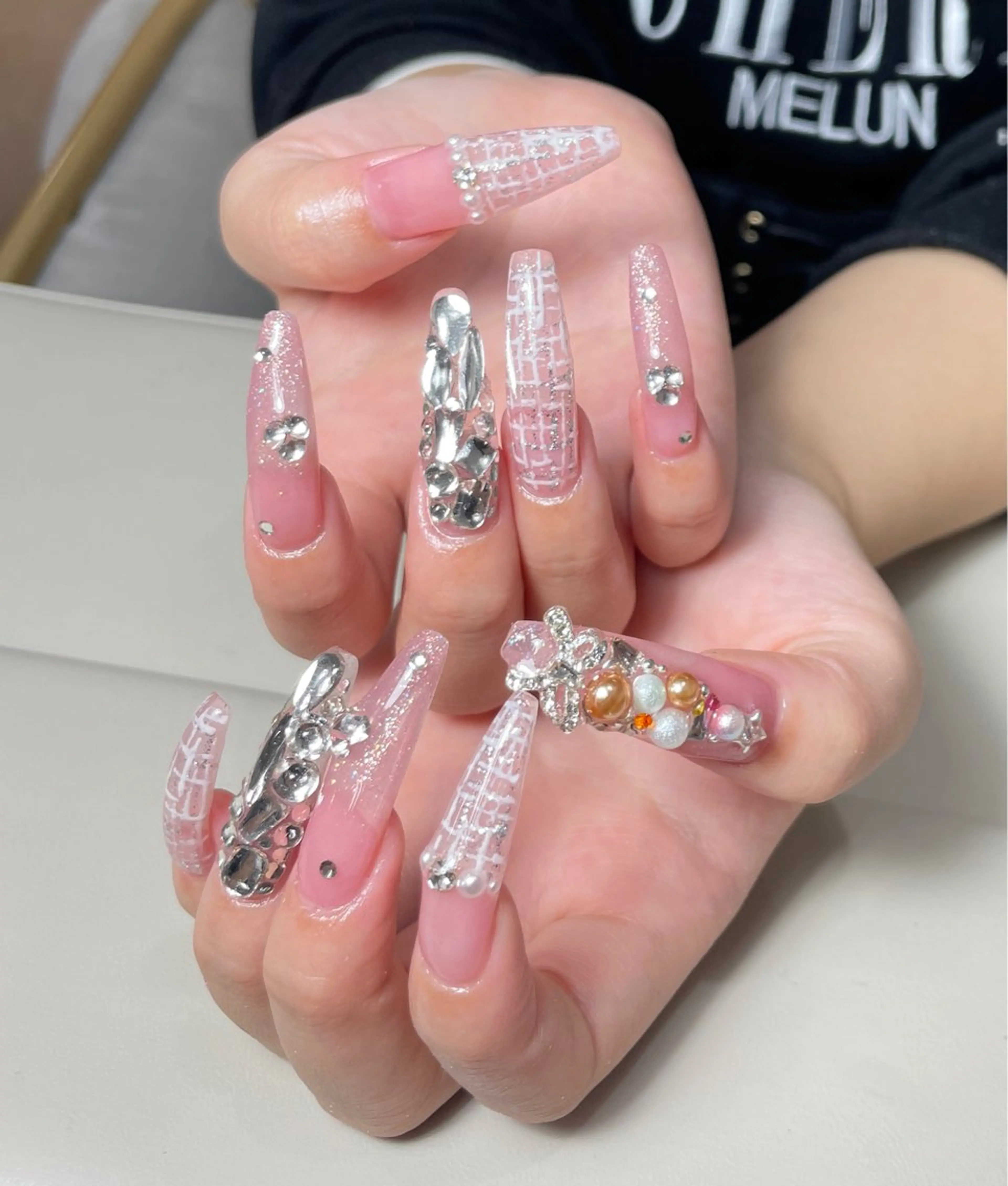 ネイル ハンドネイル AngelChris ビューティーサロンのネイルデザイン