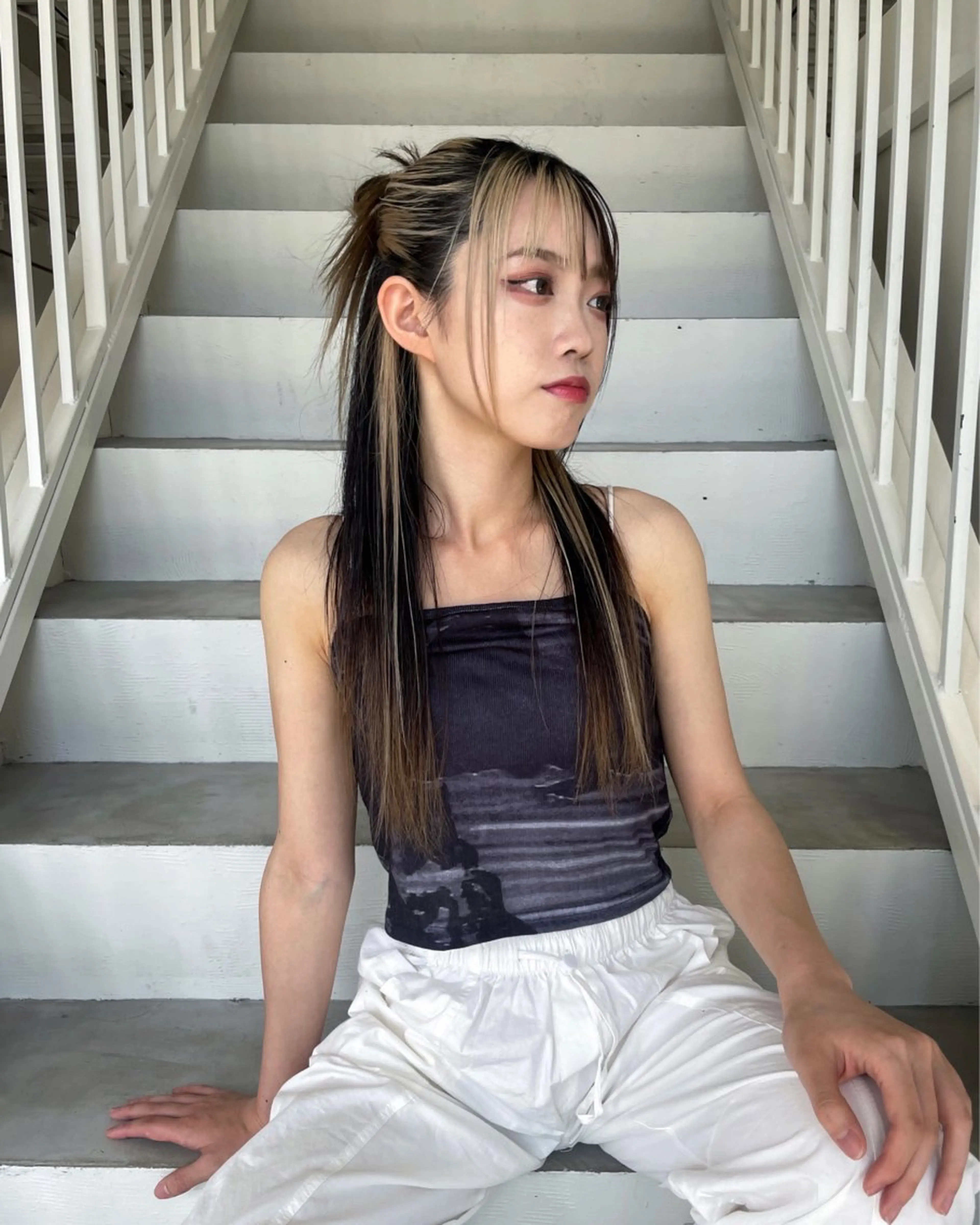 ロング カラー ヘアカラー 林 千聖のヘアスタイル