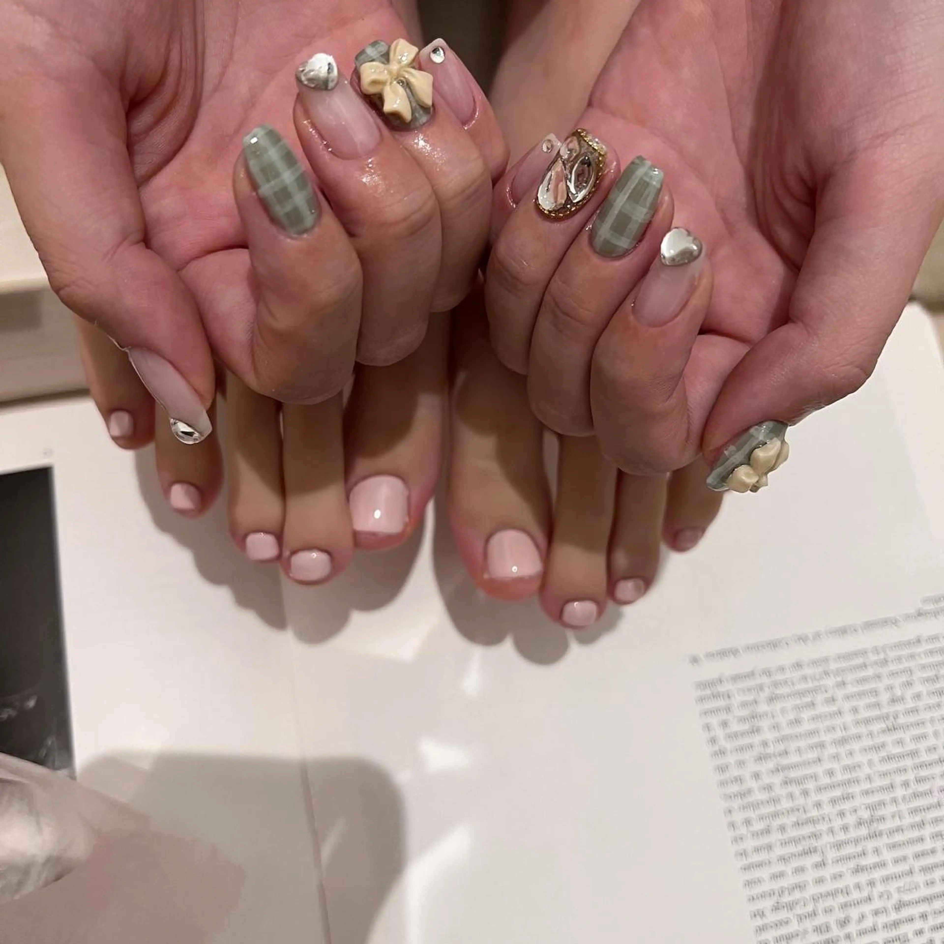 ネイル 黒葛原 めぐみのネイルデザイン