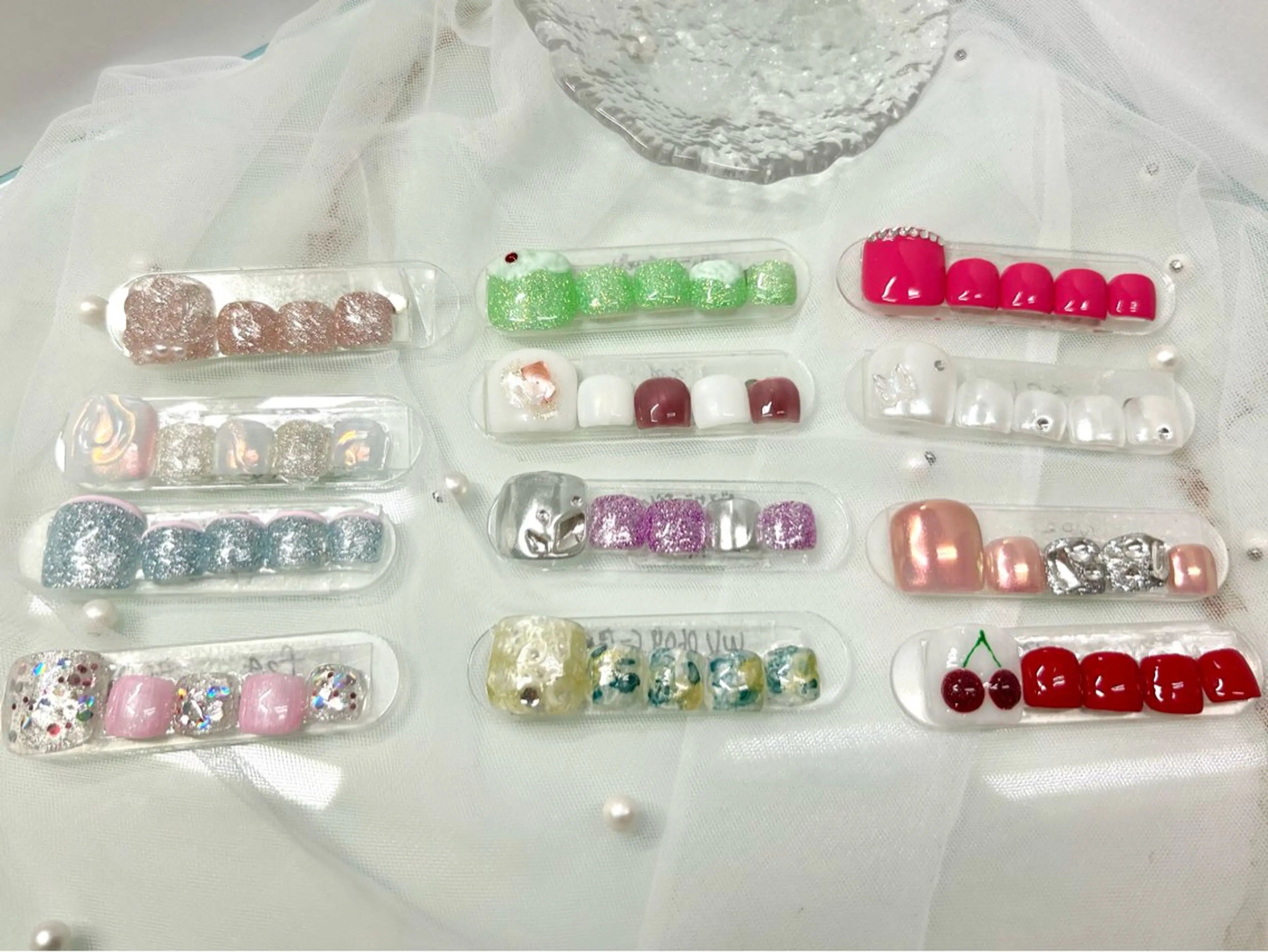 ネイル アートネイル ジェルネイル マグネットネイル ニュアンスネイル 夏ネイル フットネイル Nail Neige🐈🌙のネイルデザイン