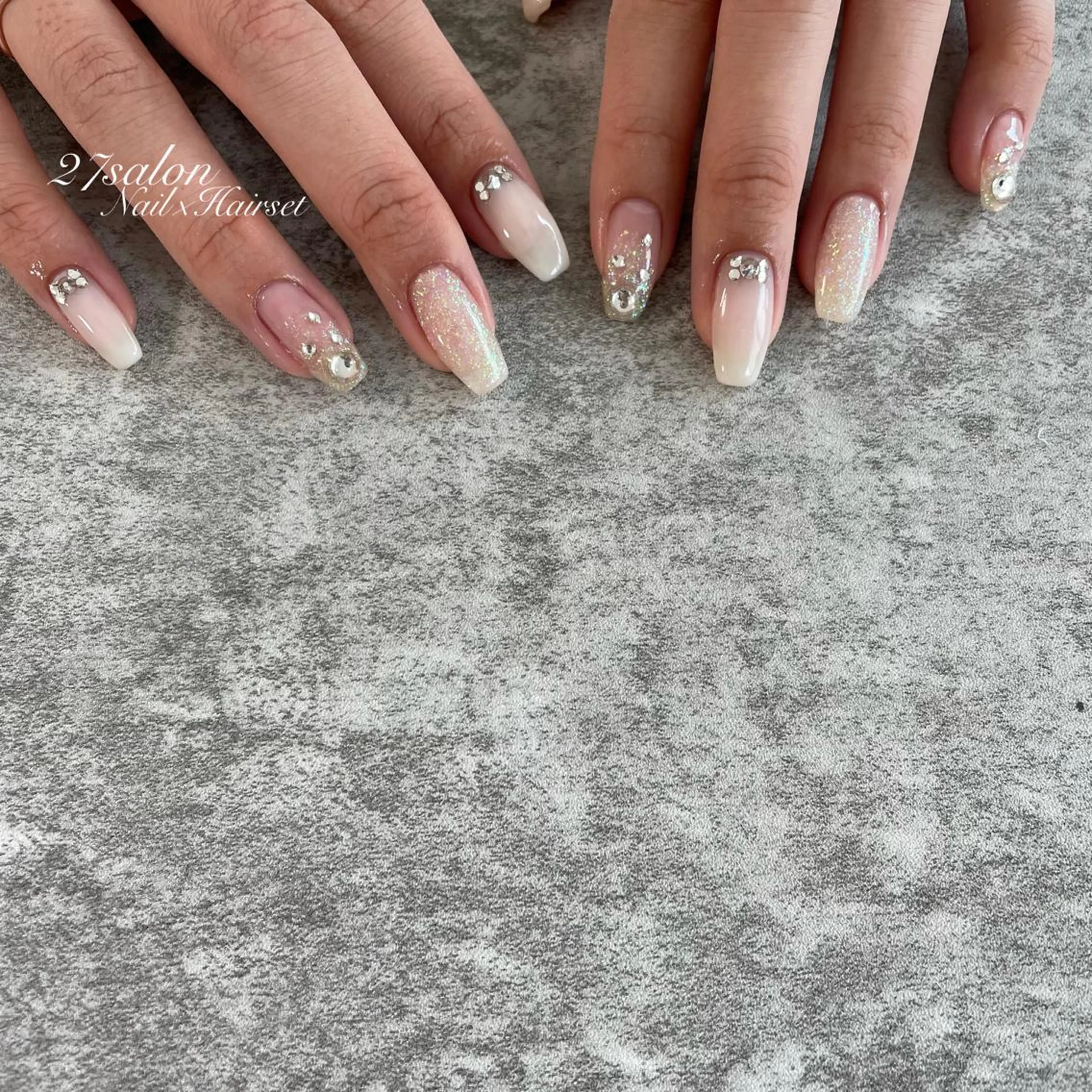 ネイル キラキラネイル シンプルネイル 27salon yuinaのネイルデザイン