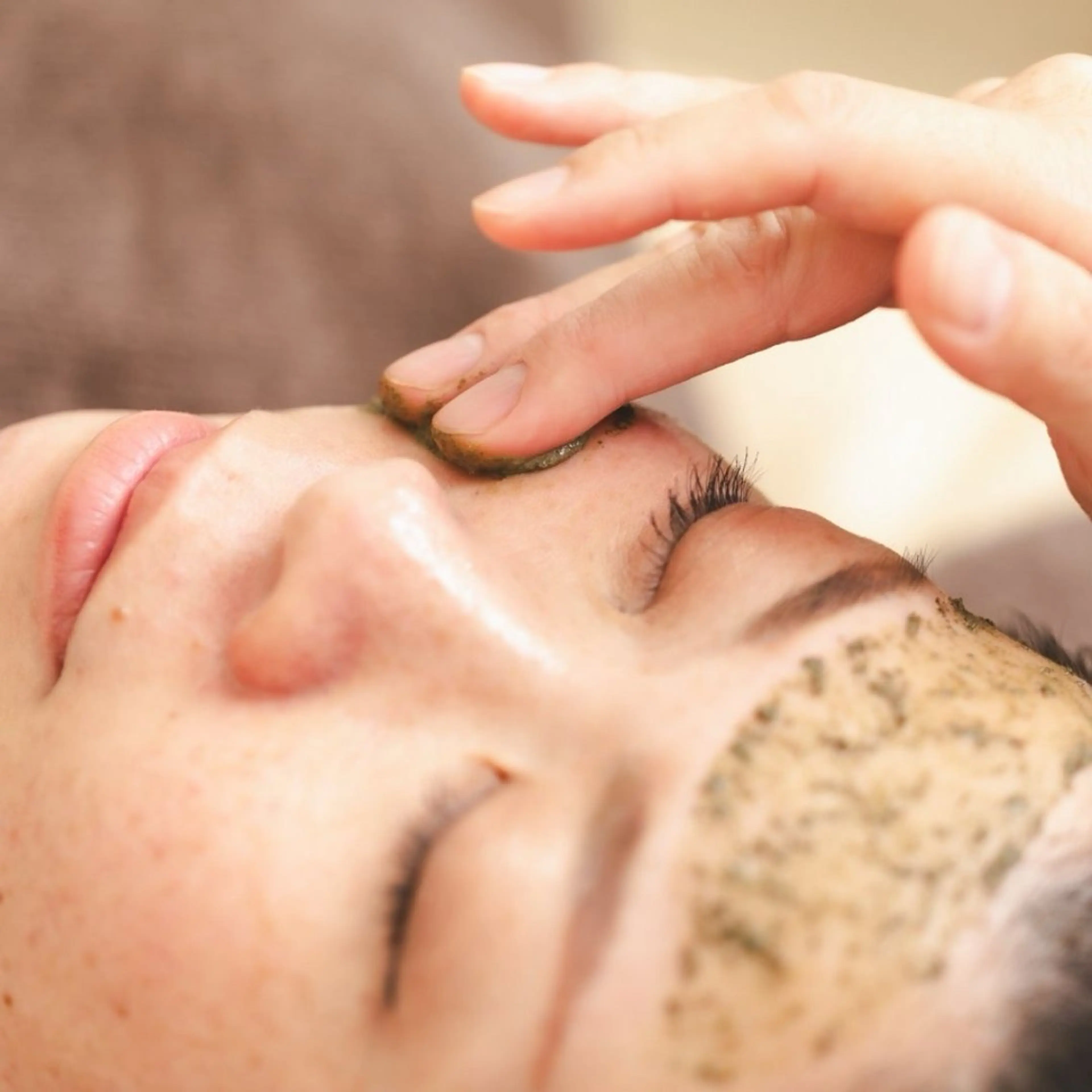 【本気の肌改善⭐︎】敏感肌対応◎美眉＋ハーブピーリング🌿90分の写真