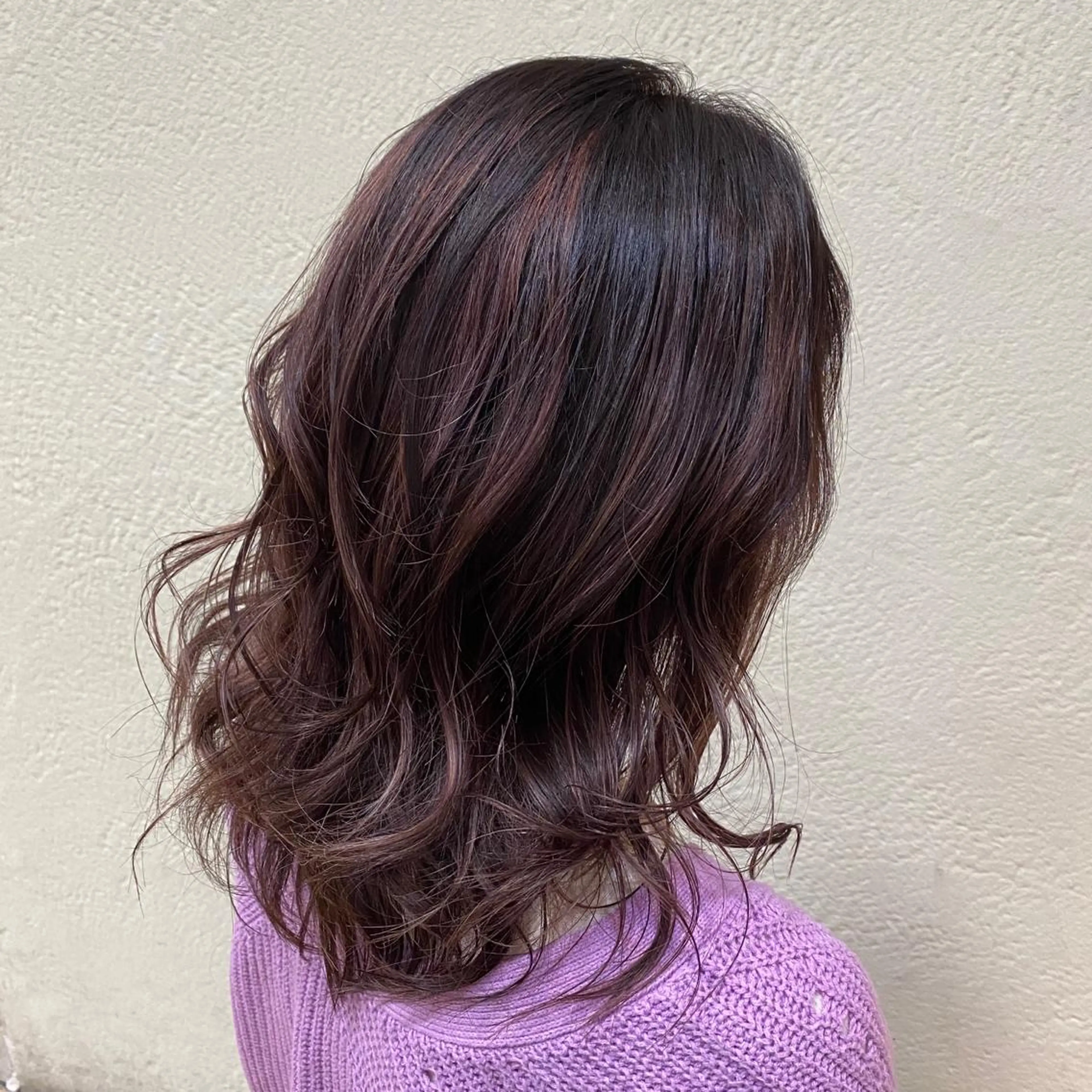 ミディアム カラー バレイヤージュ ピンクカラー レイヤーカット 女性目線でつくる ショートayakaのヘアスタイル