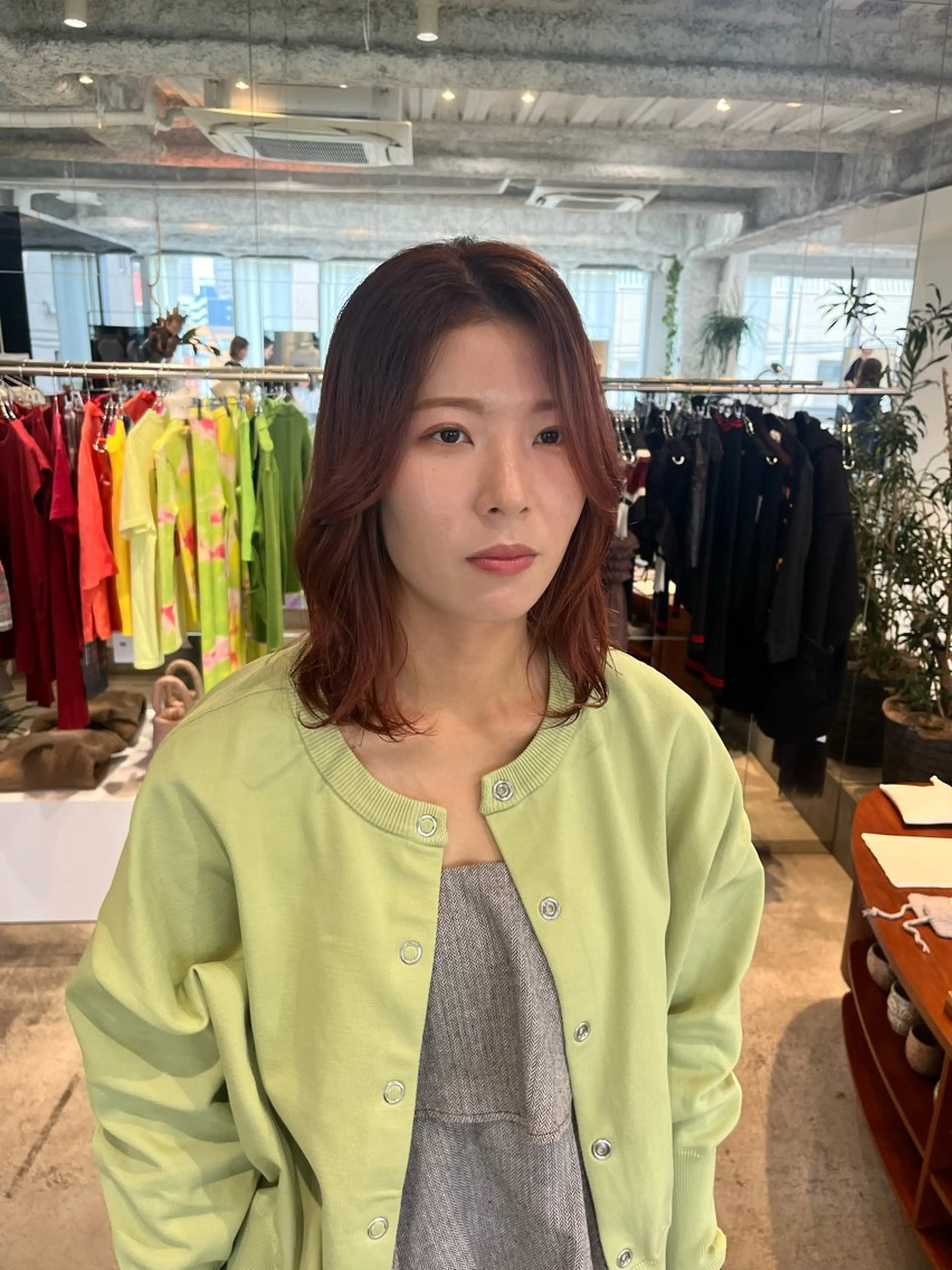 カラー ブリーチ 透明感カラー オレンジ ヘアカラー 宇佐美佳／美髪 ストレート/縮毛矯正のヘアスタイル