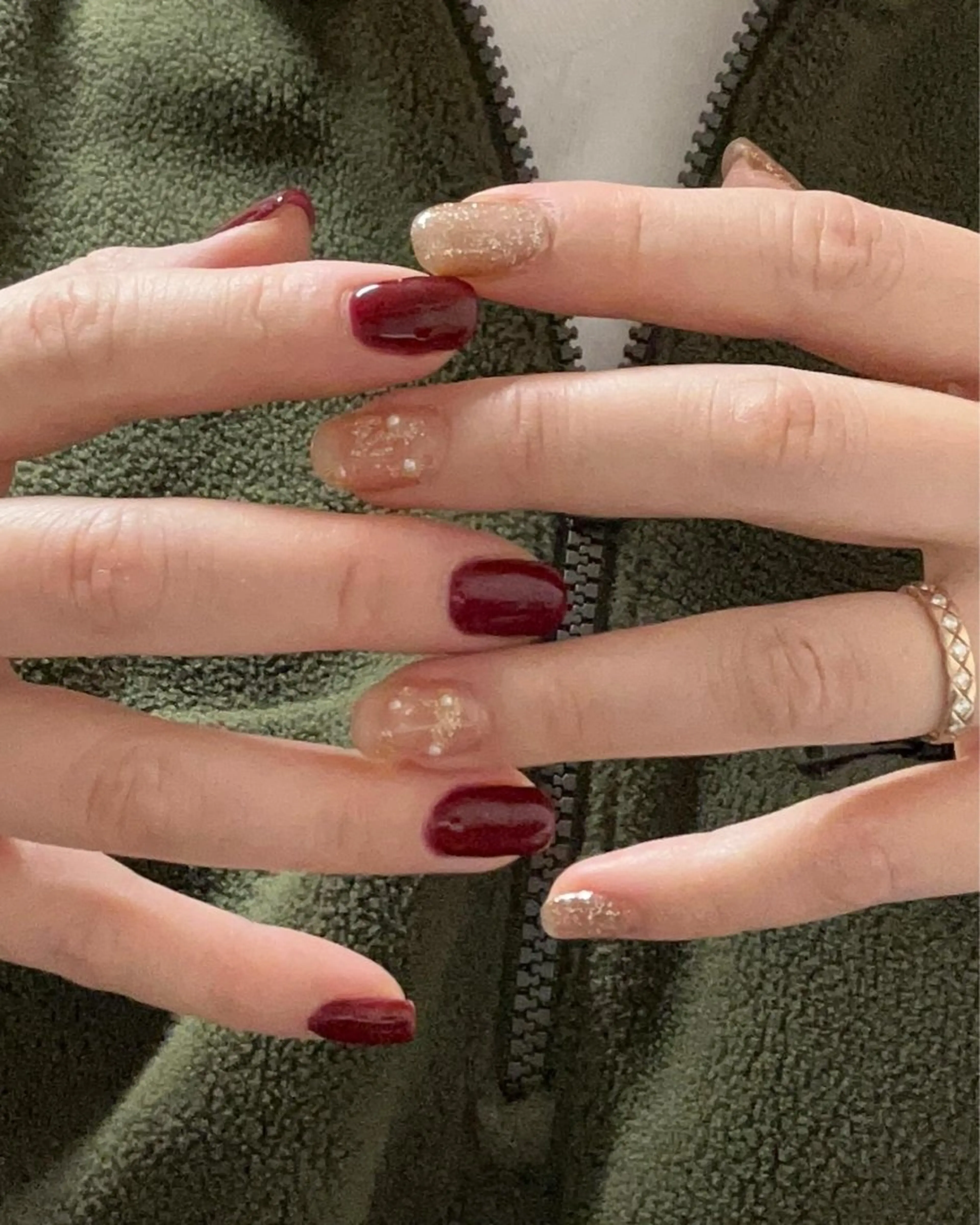 ネイル ボルドー キラキラネイル Forme所属・Forme MINAMIのネイルデザイン