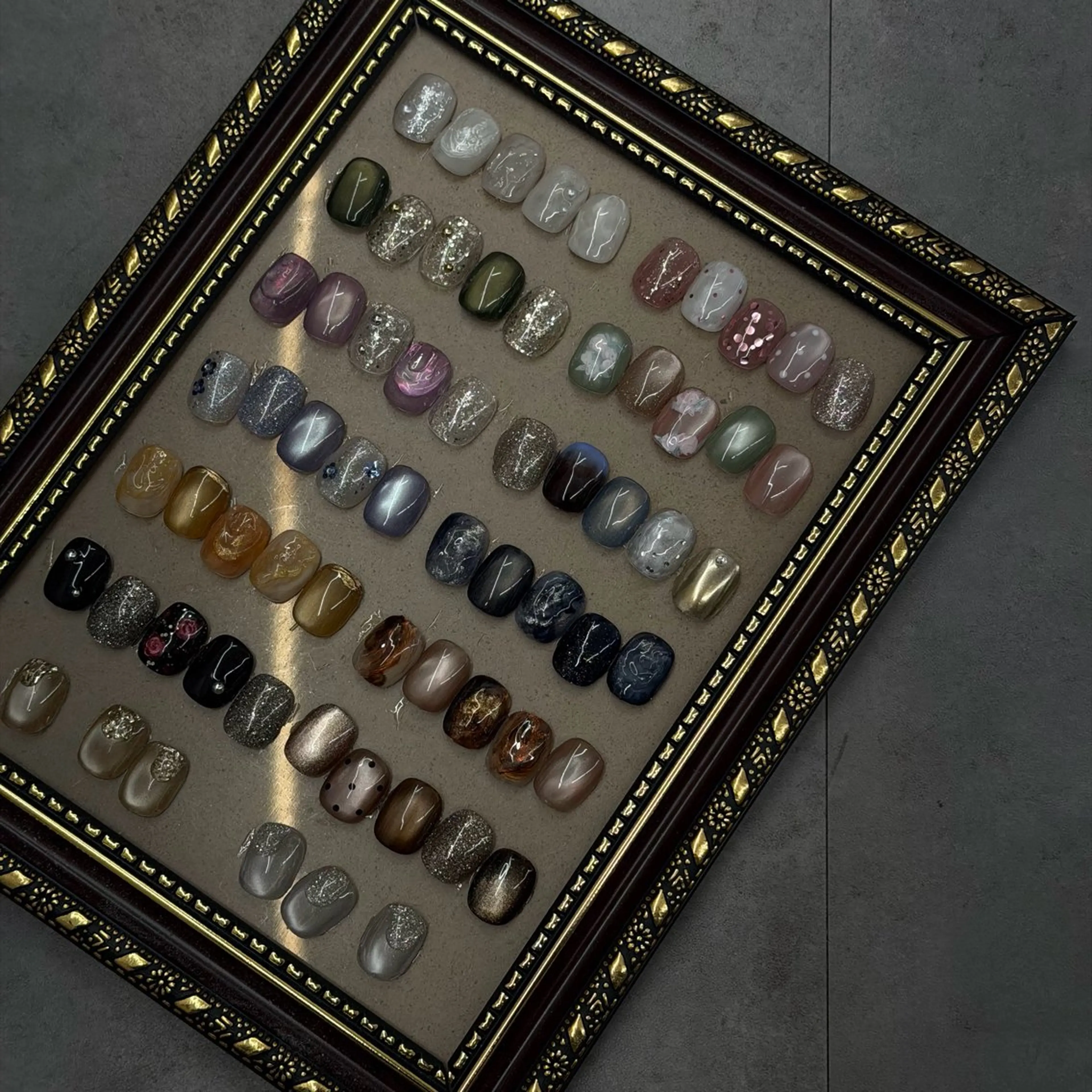 ネイル ドット ジェルネイル マグネットネイル ニュアンスネイル パラジェル ハンドネイル ハンドケア Bana_ Nailのネイルデザイン