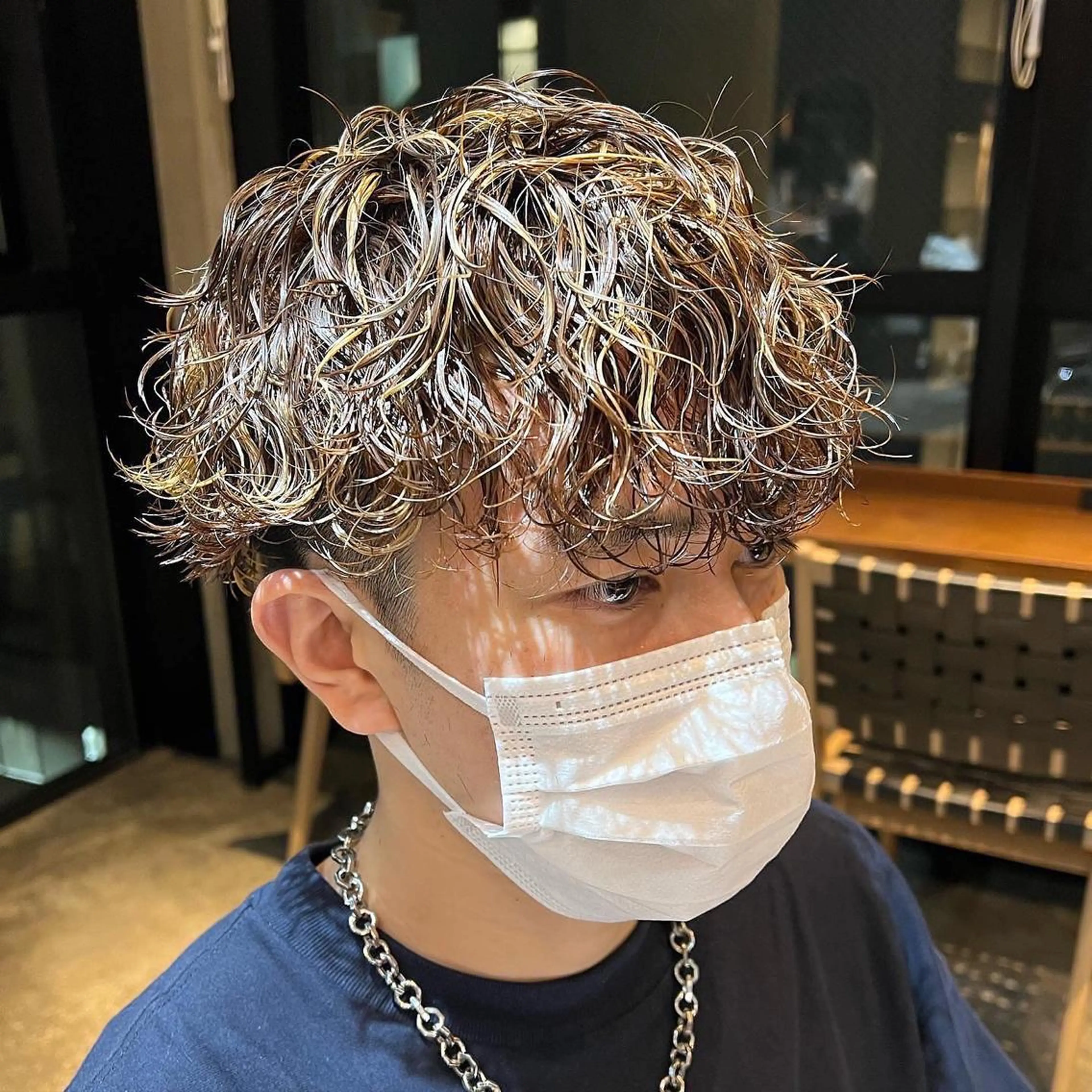 ショート パーマ メンズ クリスマス カット パーマ トリートメント 波巻きスパイラルパー マ/シャドウパーマ駿のヘアスタイル