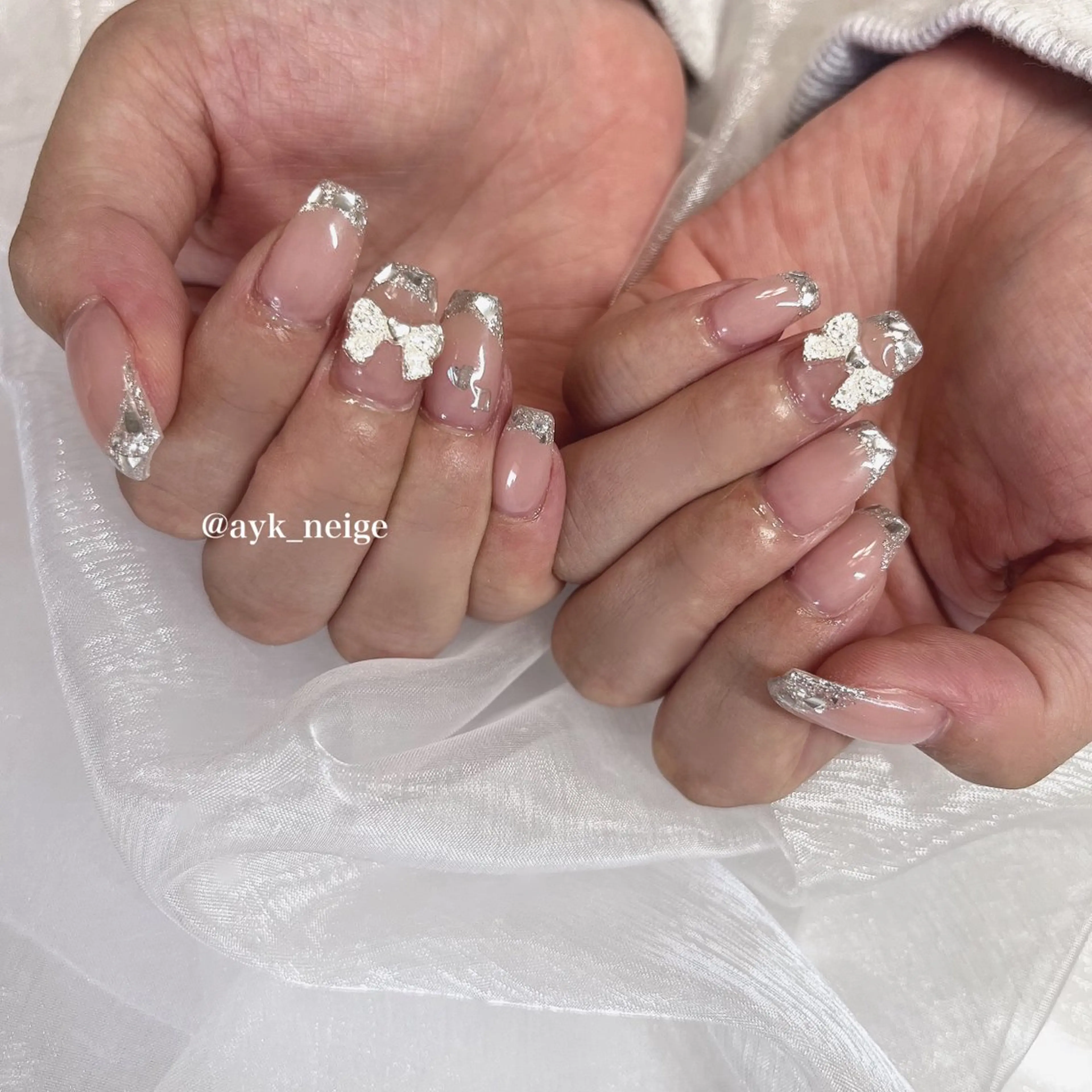 ネイル フットネイル キラキラネイル 韓国ネイル リボン n'eige nail所属・大谷 綾香のネイルデザイン