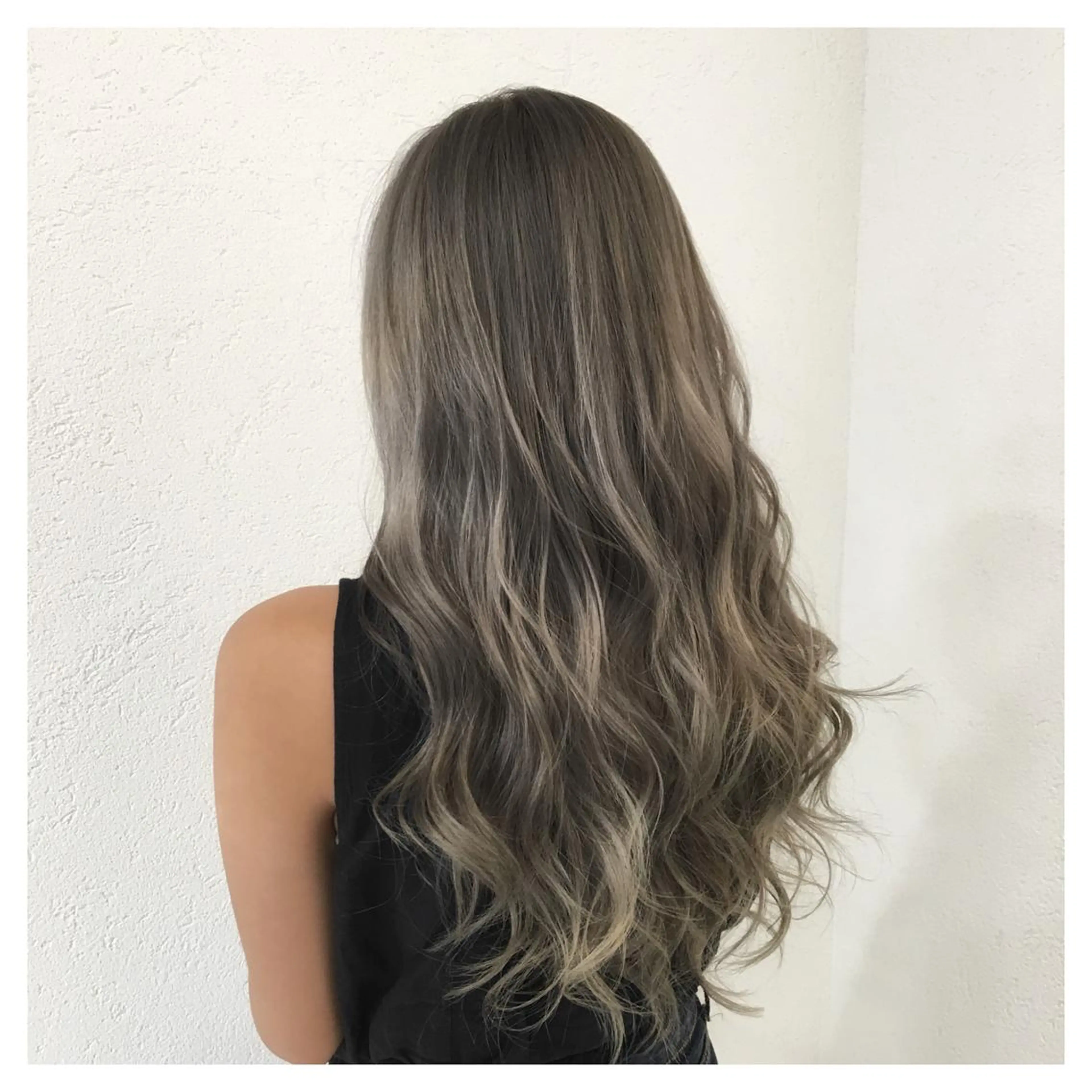 ロング カラー ブリーチ ダブルカラー イルミナカラー biscohair 髪にドラマを。のヘアスタイル