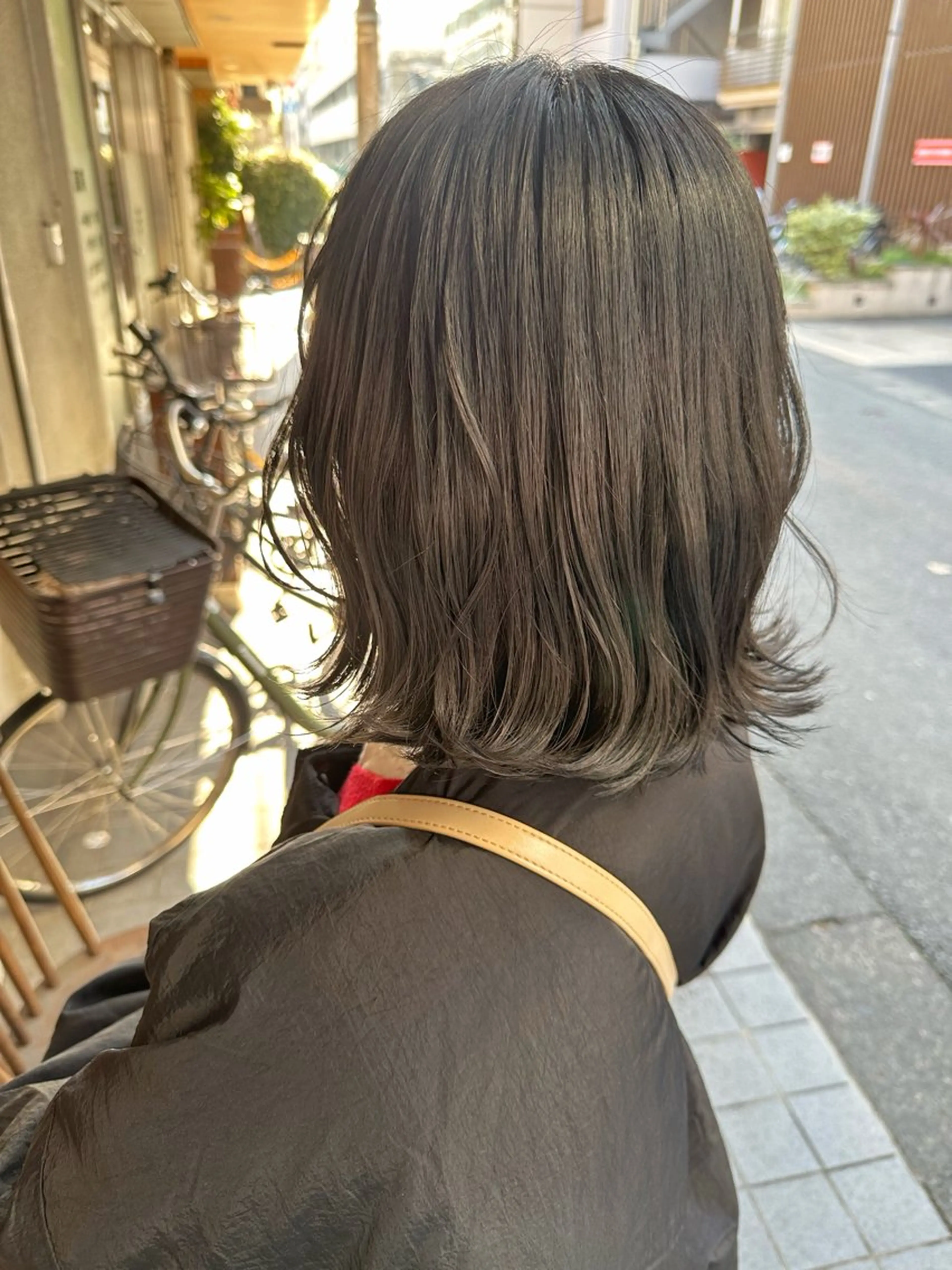 ミディアム カラー ミディアムパーマ ハイライトカラー インナーカラー ハイライト 髪質改善 カット ヘアカラー トリートメント 透明感カラー/ボブ /佐藤伶のヘアスタイル