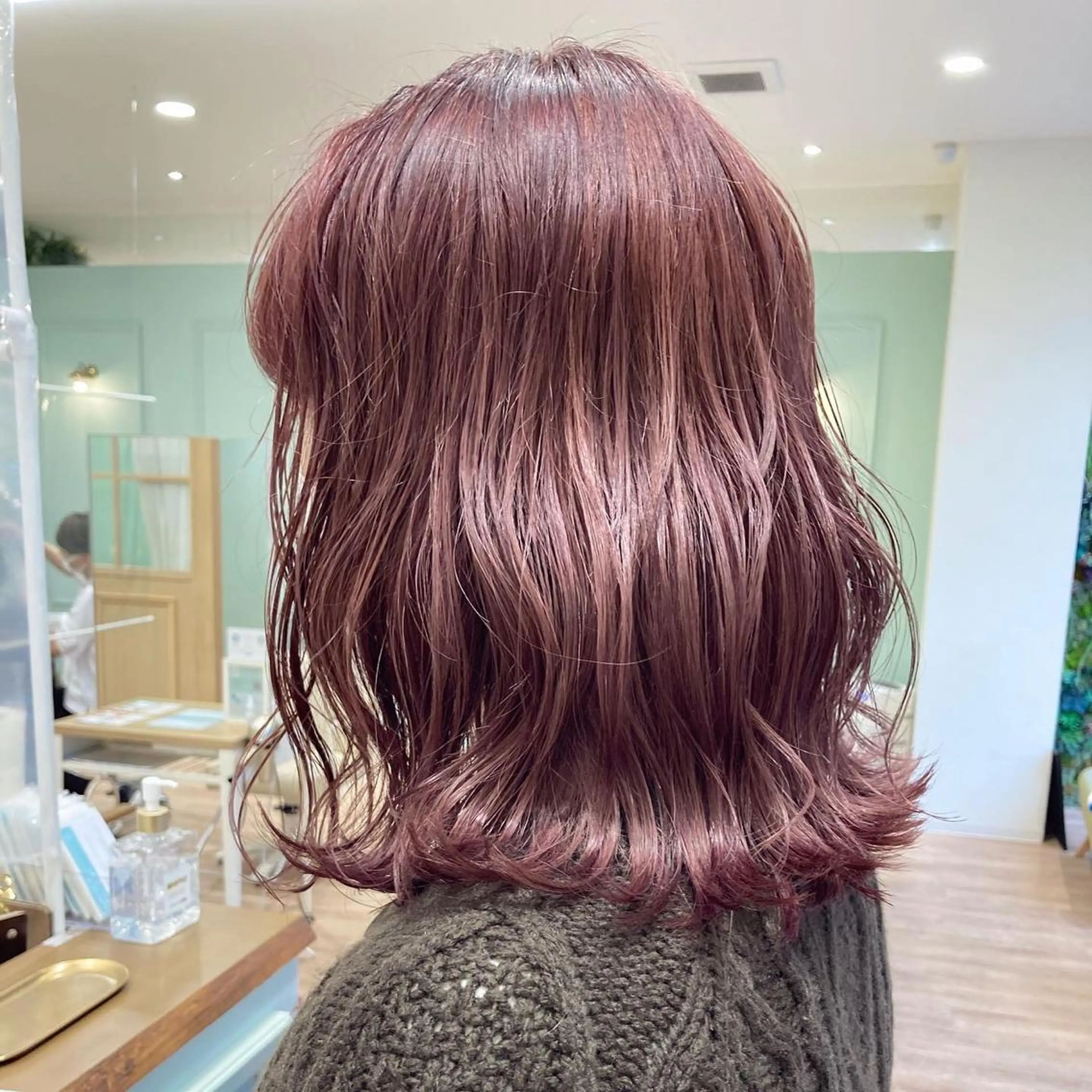 ミディアム カラー ケアブリーチ 坪井佑樹のヘアスタイル