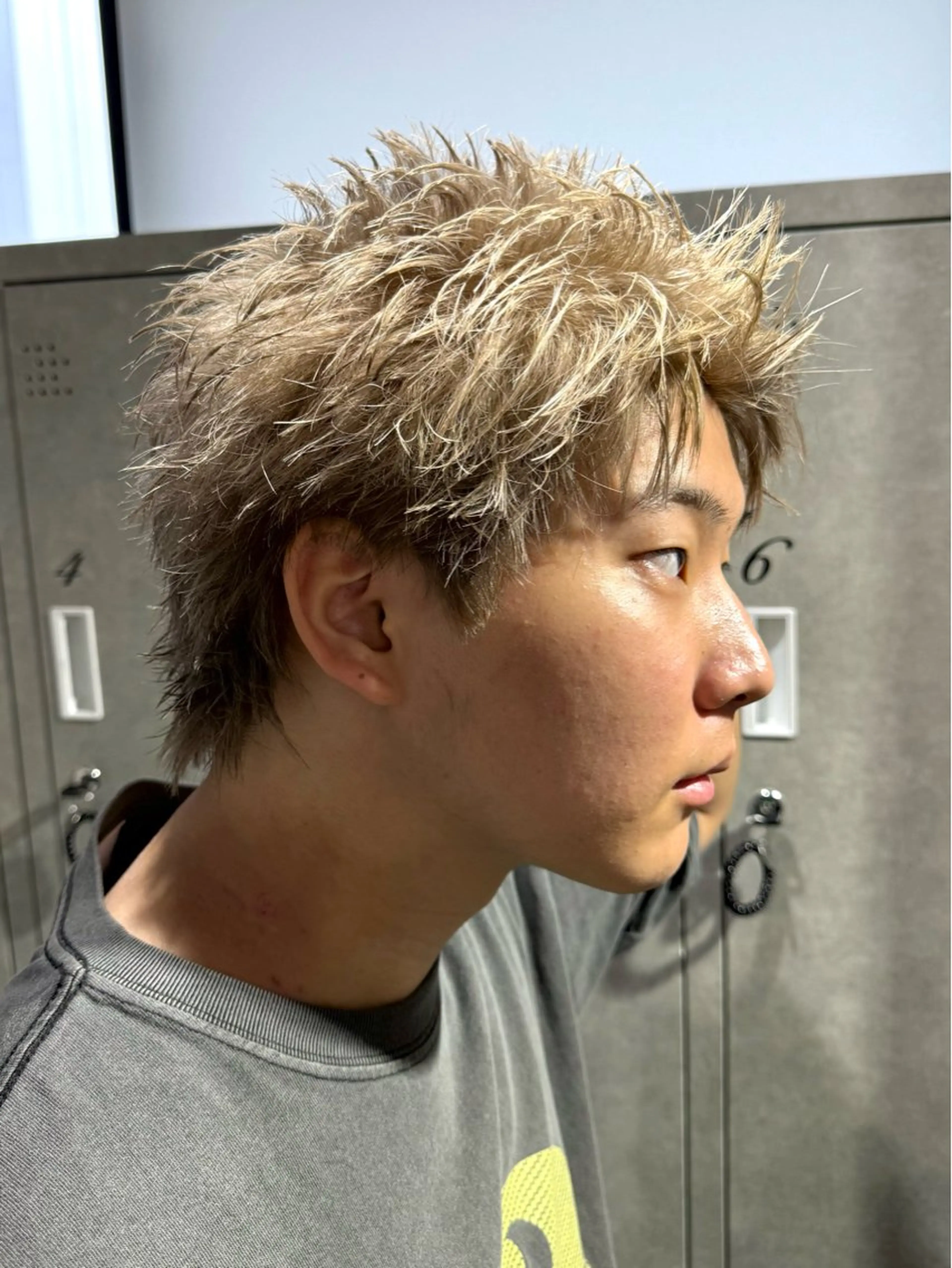 ショート カラー メンズ スパイキーショート ベージュカラー ミルクティーベージュ ショートヘア カット ヘアカラー メンズパーマ職人 パーマ🔥ritaのヘアスタイル
