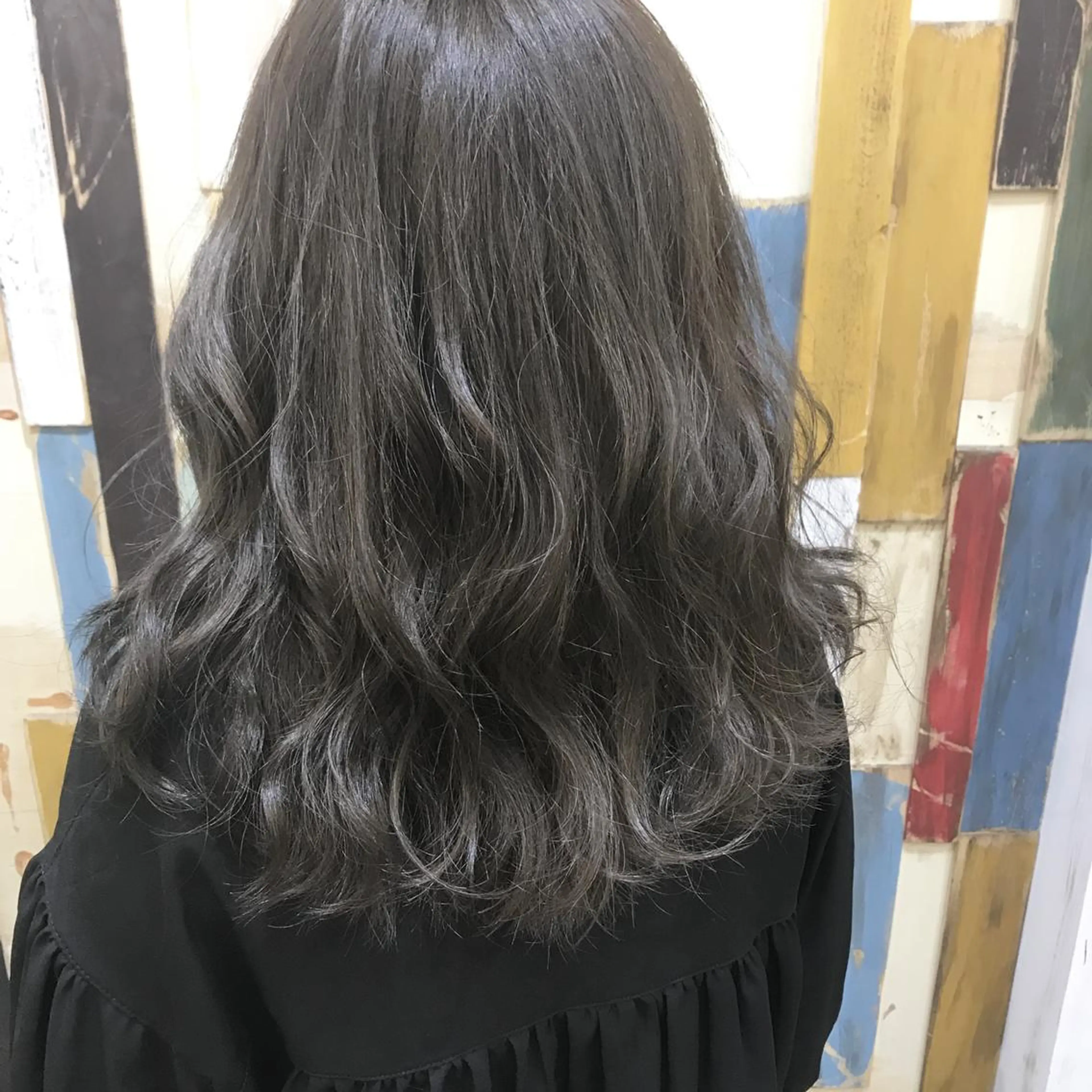 カラー ハイライトカラー 嶋村夏実🌼レイヤー 🌸白髪ぼかしのヘアスタイル