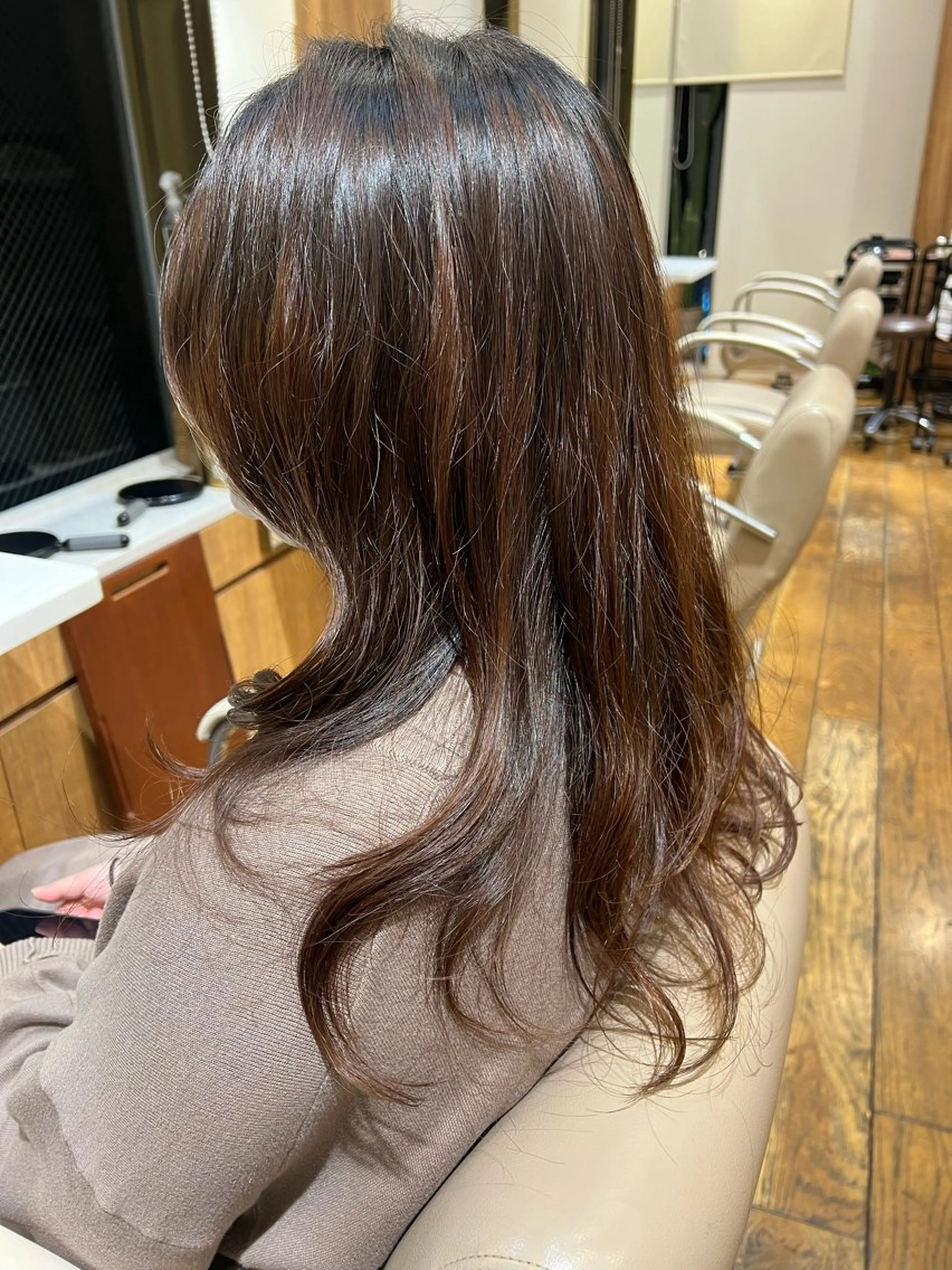 セミロング セミロングパーマ 村中 逸紀のヘアスタイル