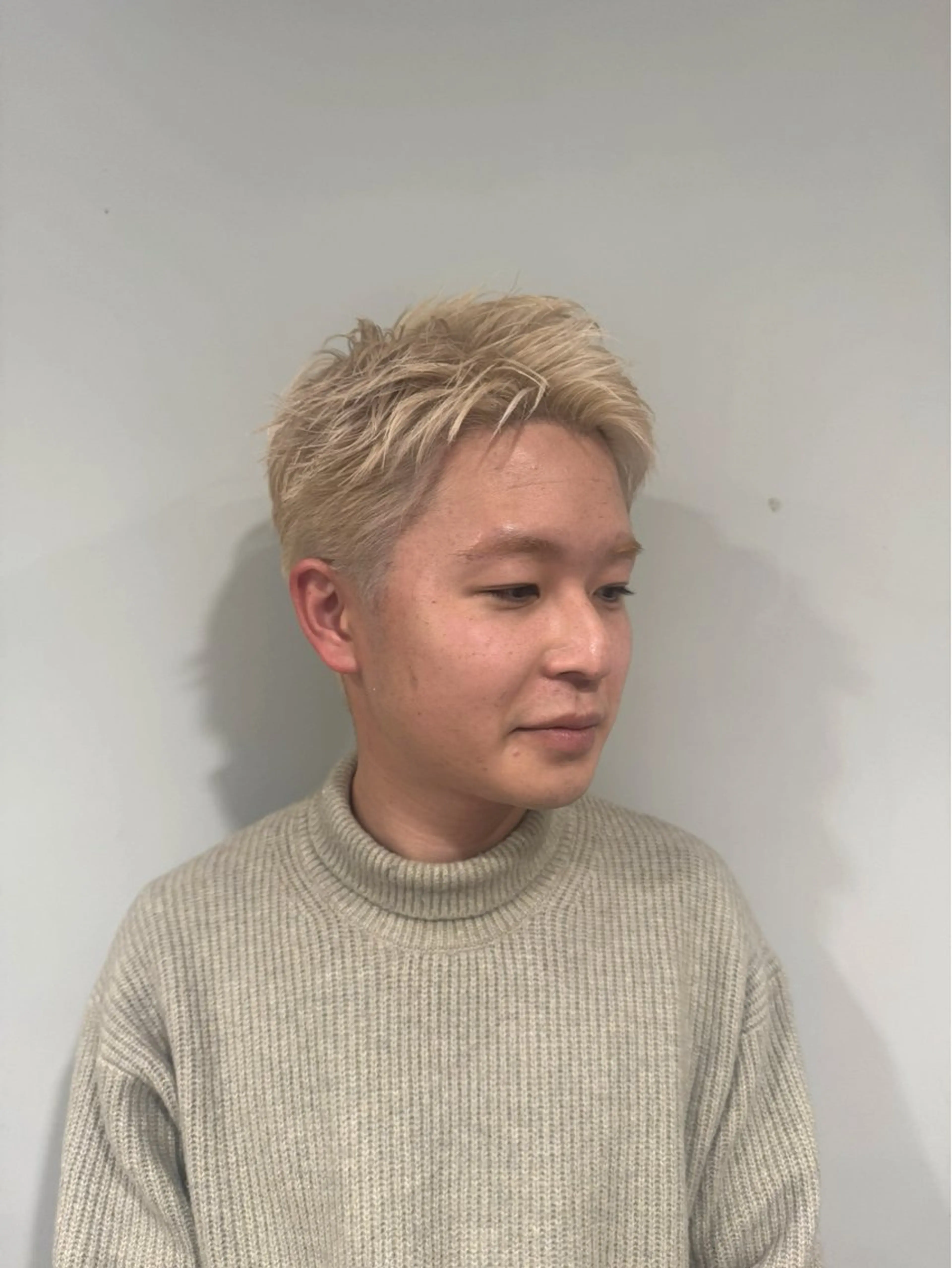 ショート カラー ブリーチ atelier doux dimanche（アトリエ・ドゥー・ディマンシュ）所属・Fukamiレイヤー 透明感カラーのヘアスタイル