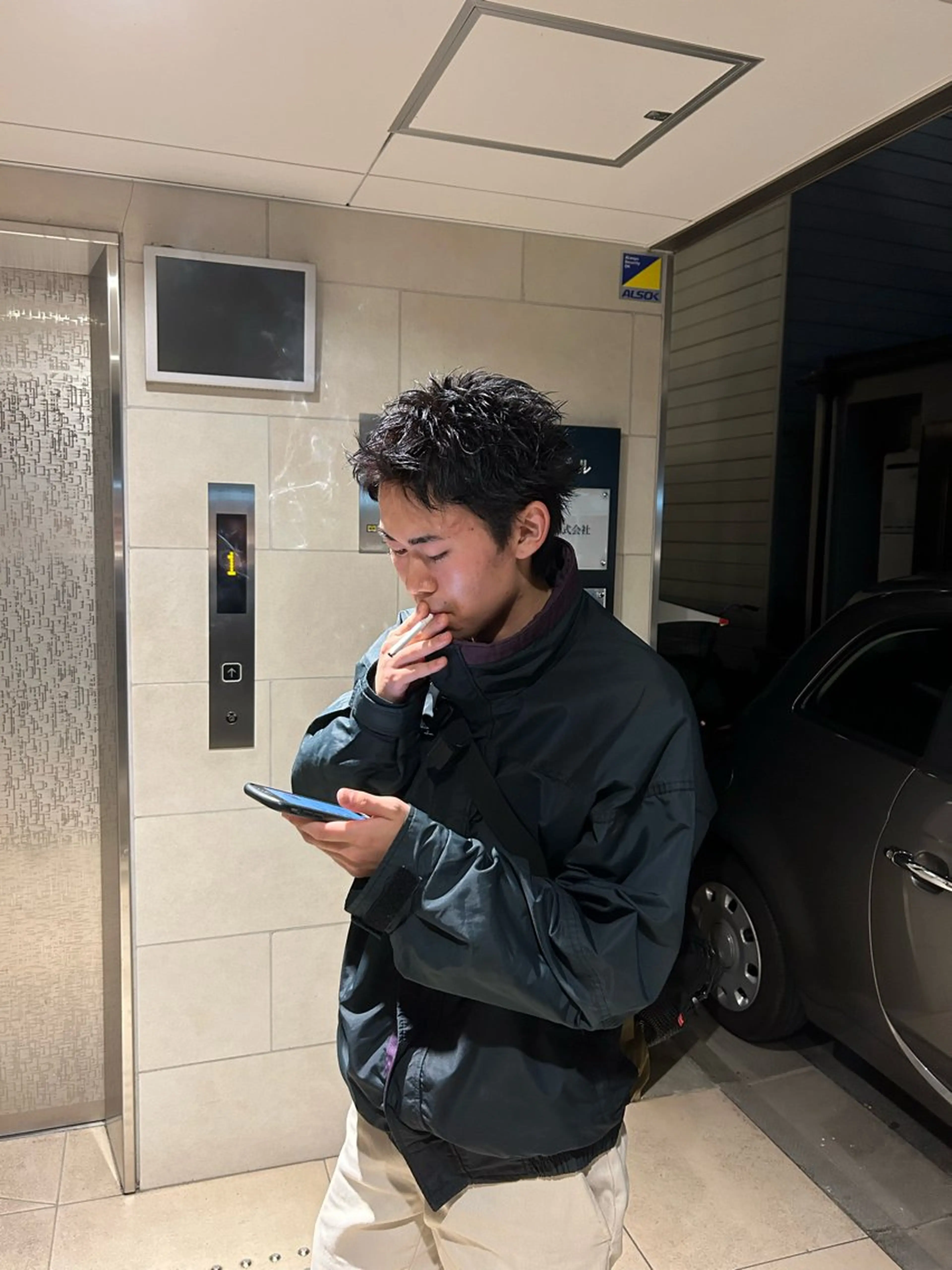 カラー 黒髪 ピンクカラー siun.所属・春翔 艶/ブリーチのヘアスタイル