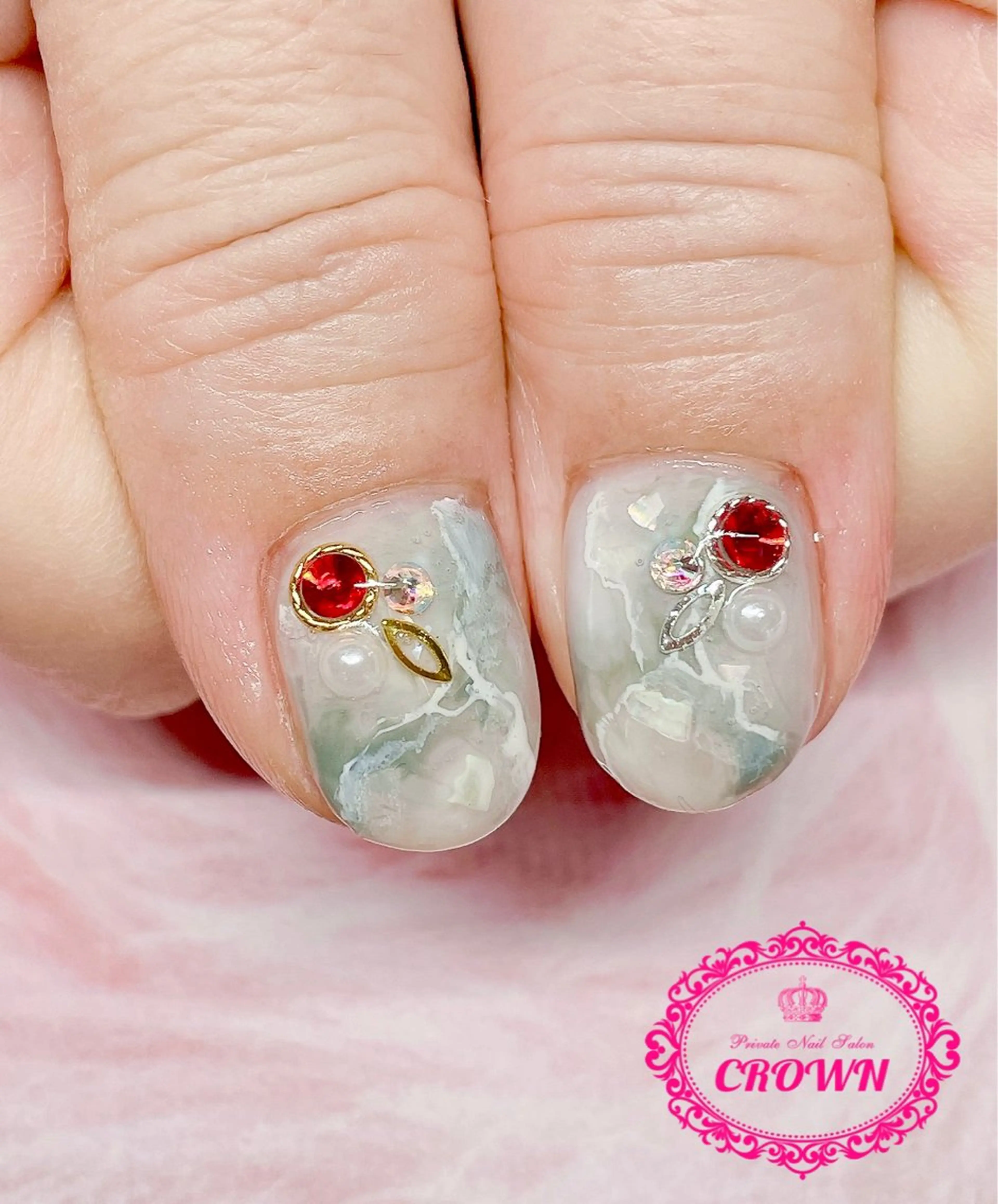 ネイル CROWN プライベートサロンのネイルデザイン