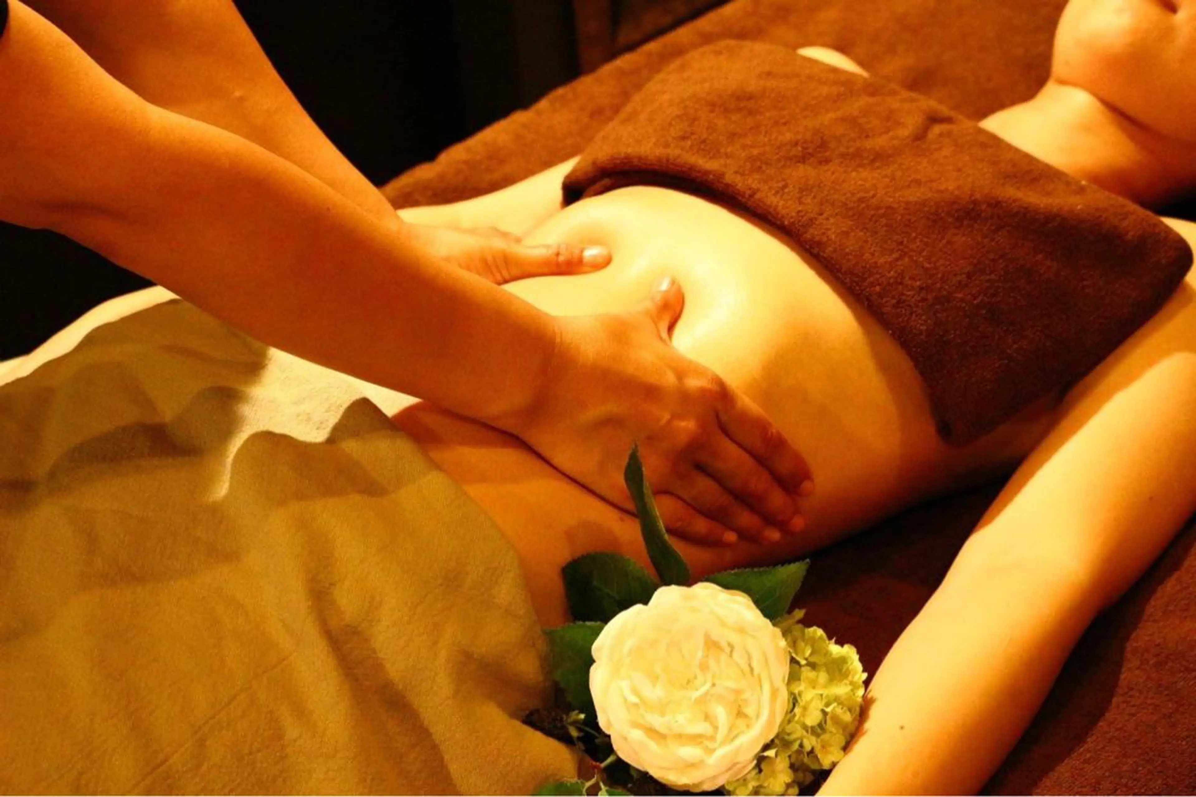 5周年記念‼️便秘やお腹が気になる貴方へ✩.*˚腸美人オイルトリートメント60分(全身身体整体付き)の写真