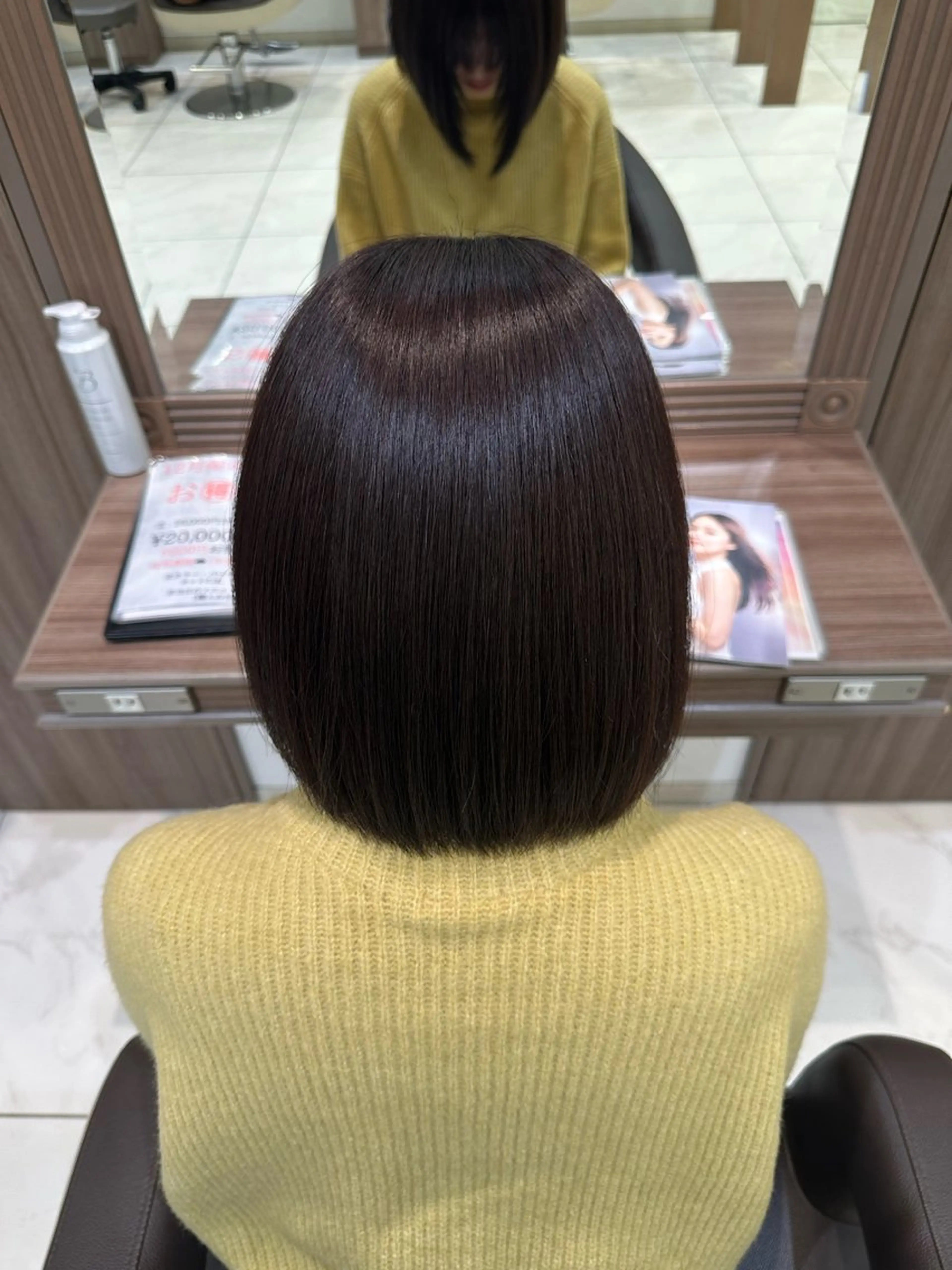 ミディアム カラー 冨樫 沙良のヘアスタイル