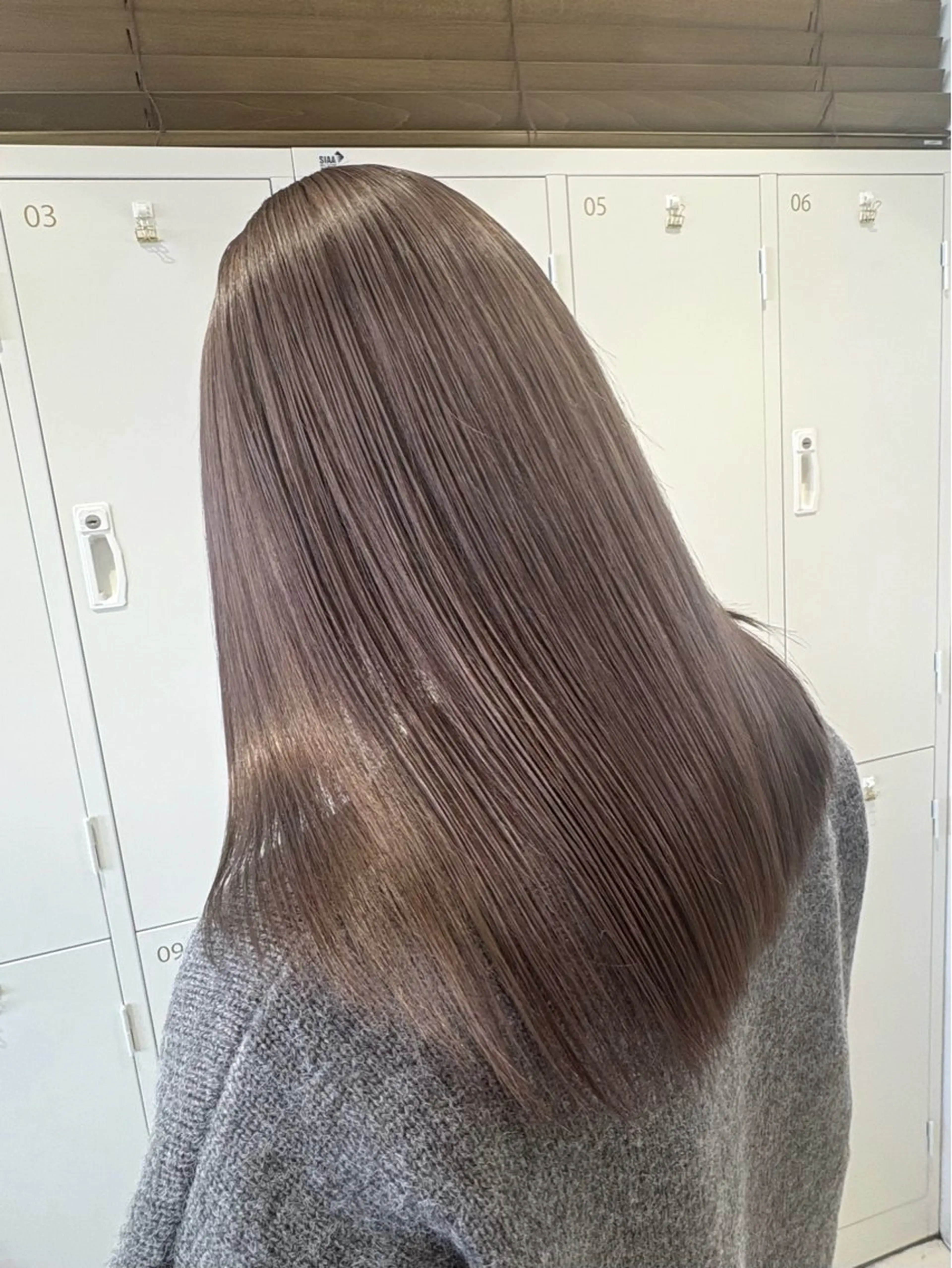 カラー 透明感カラー 加藤芽実カラーリスト ／ミルクティーカラーのヘアスタイル