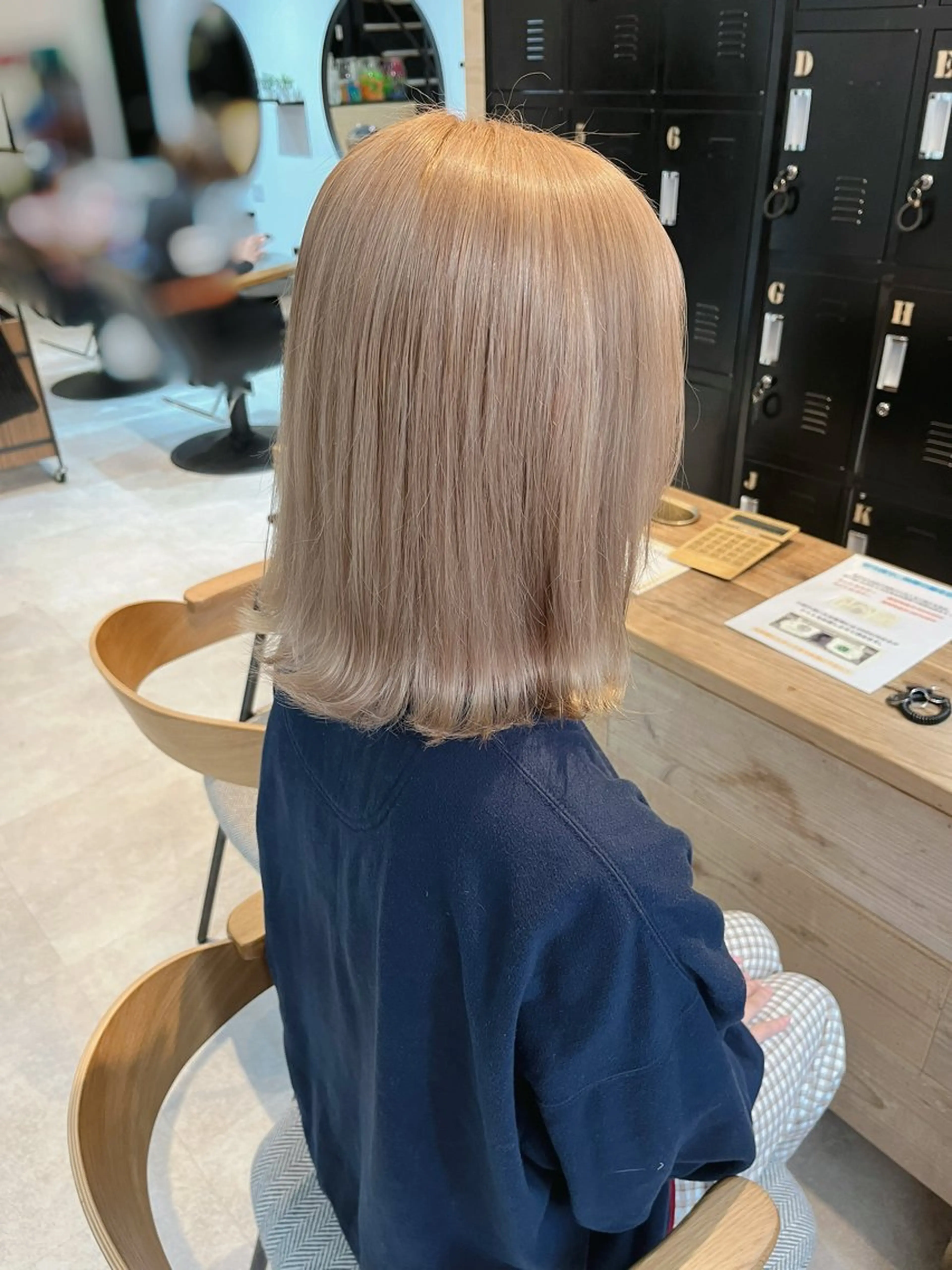 《🍒イヤリングカラー🍒》全体カラー+耳上ブリーチ+カラー+7種トリートメント🧴の写真