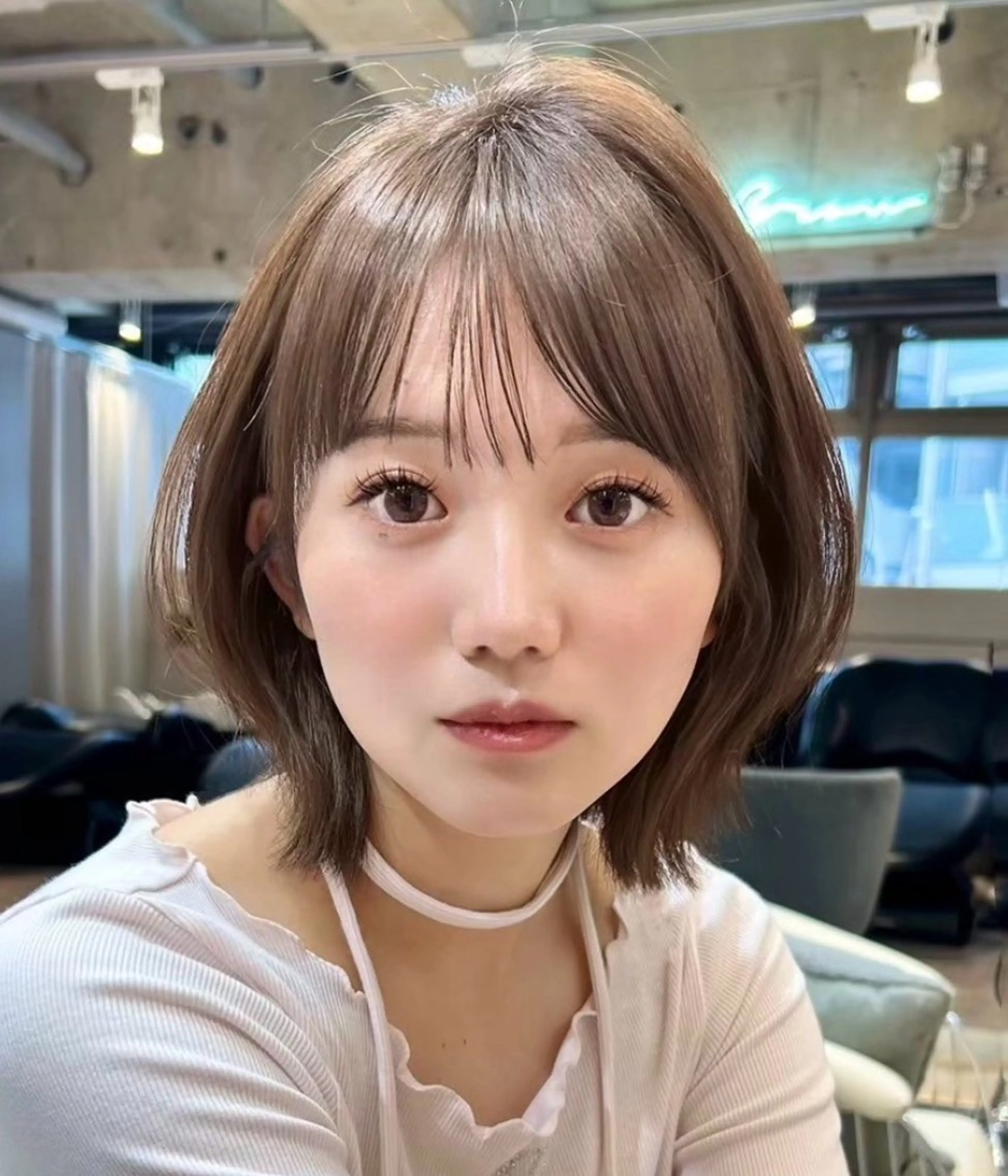 ショート カラー 切りっぱなしボブ ブリーチ ブリーチなしカラー ボブ 顔周りカット カット 縮毛矯正 浦和/髪質改善/ボブ 縮毛矯正/大和田拓夢のヘアスタイル