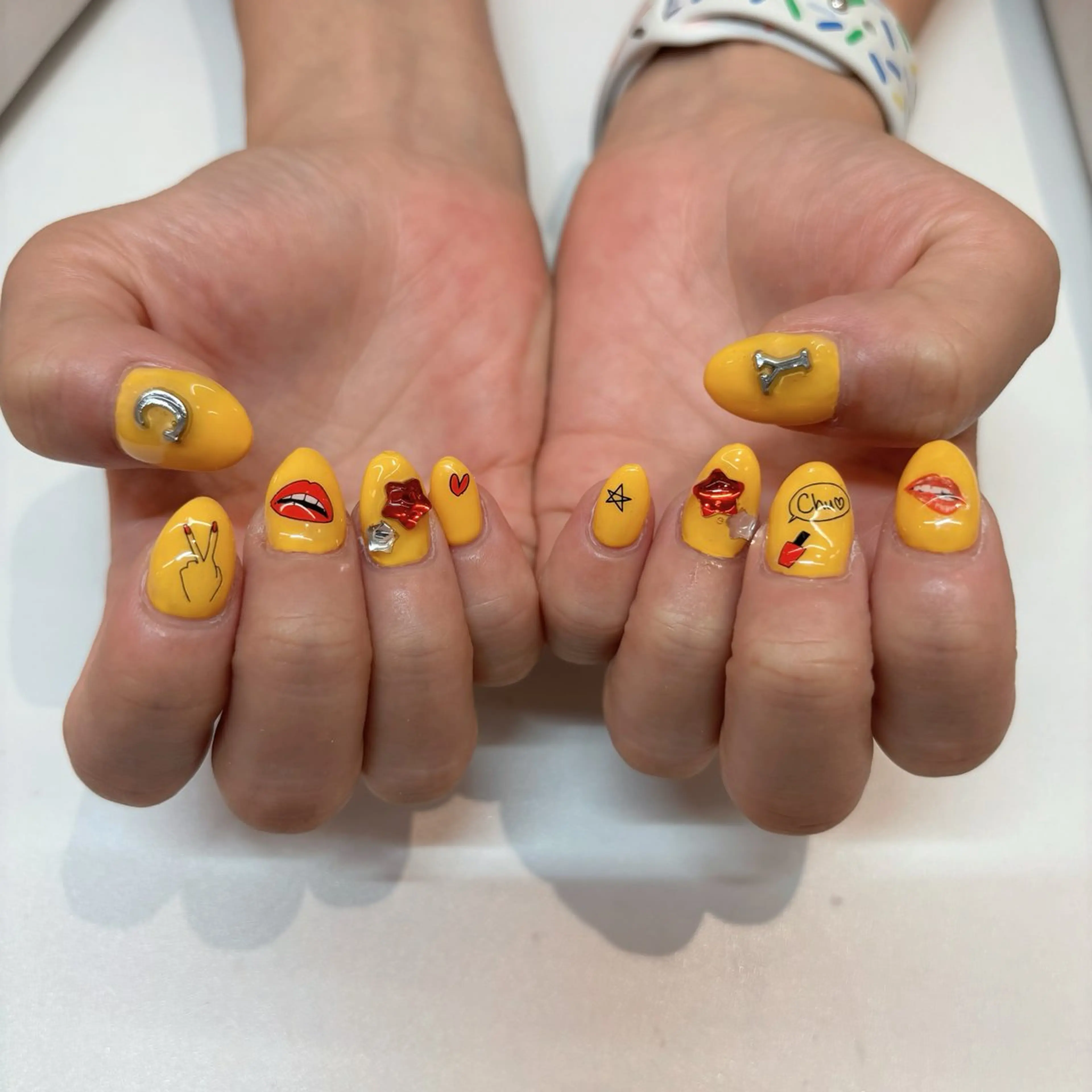 ネイル ワンカラーネイル ハンドネイル M's Beautysalon所属・M's 新小岩  Yunaのマツエク・マツパデザイン