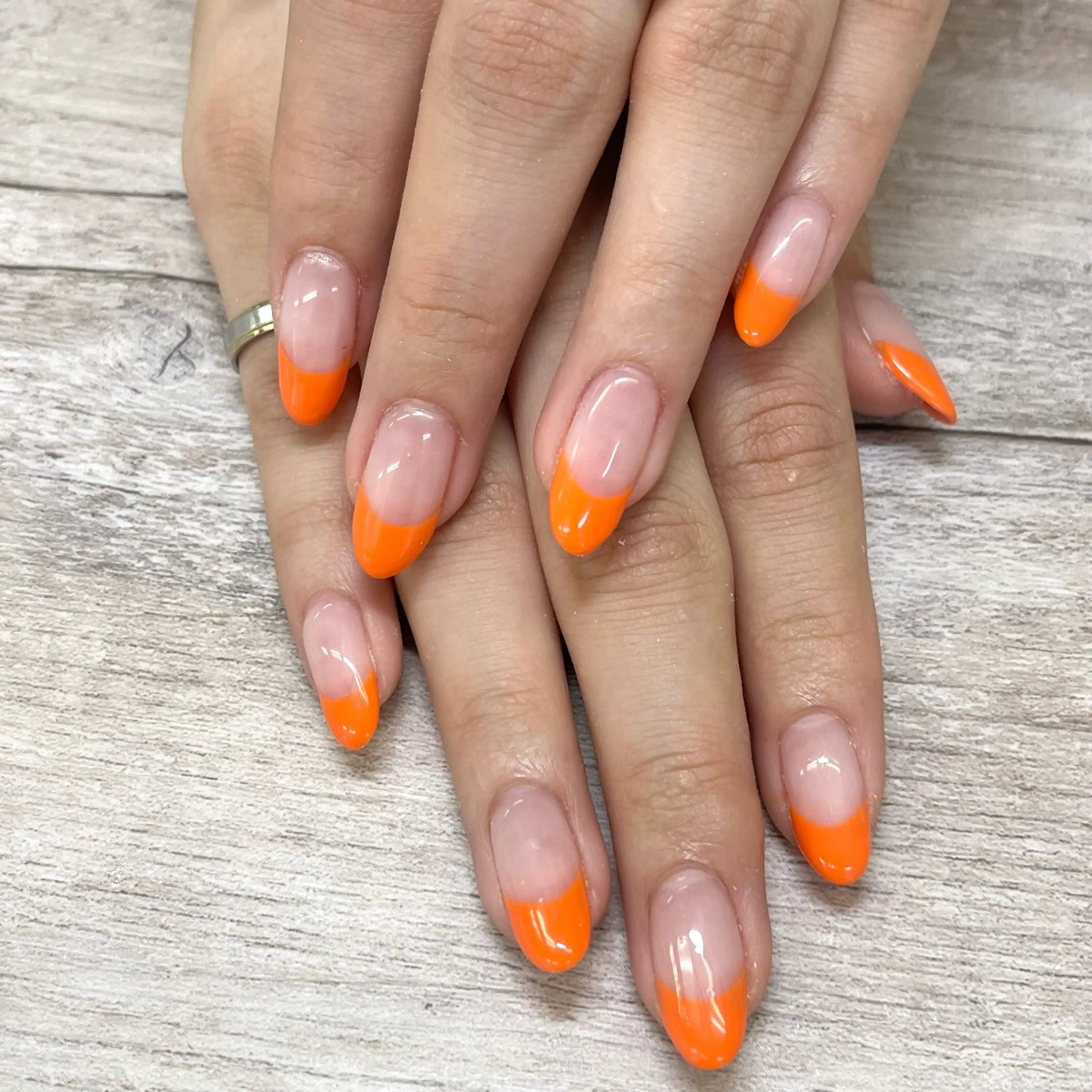 ネイル フレンチネイル ネイルサロンアジアン池袋店所属・林 夏萌のネイルデザイン