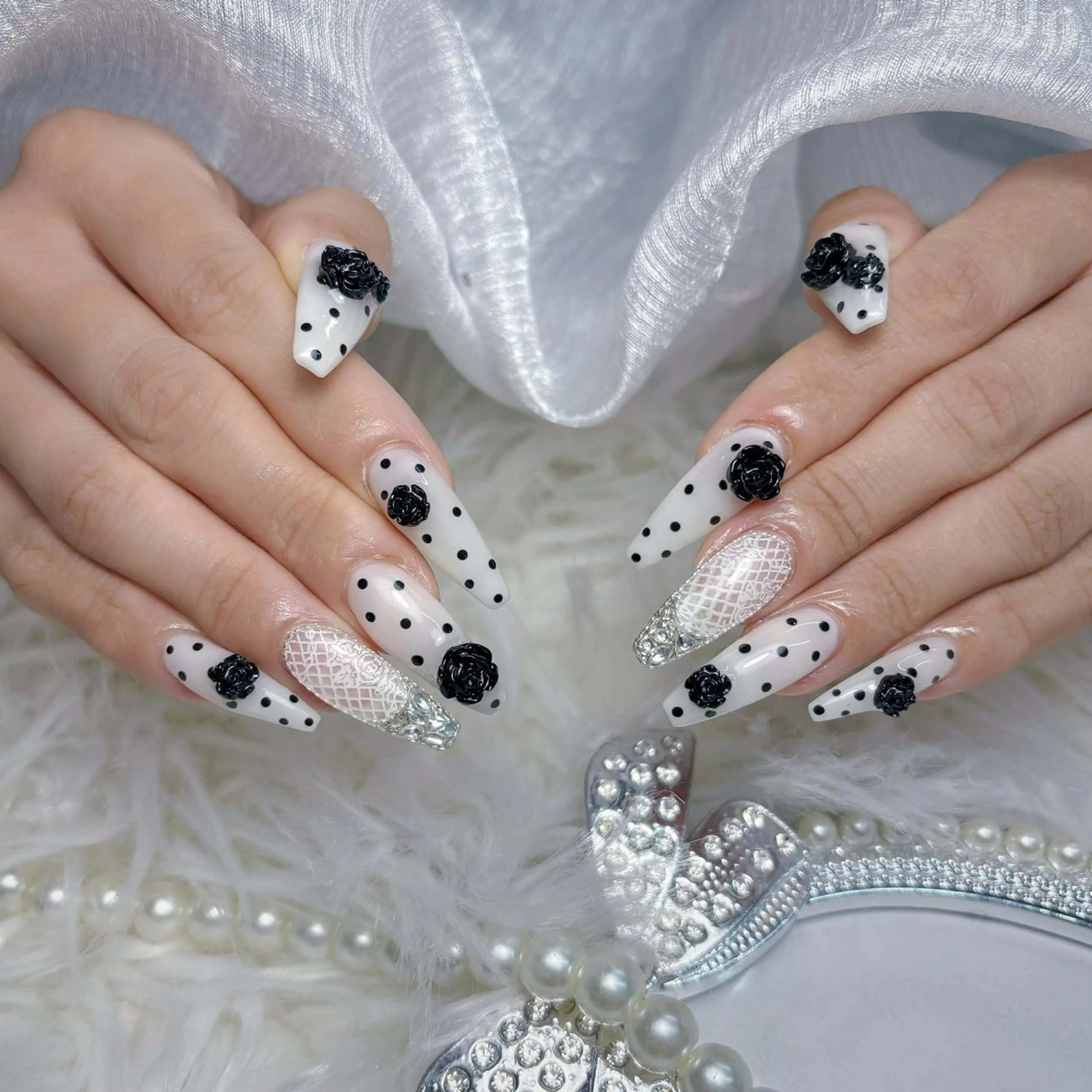 ネイル ハンドネイル ハンドケア いちご chan novaのネイルデザイン