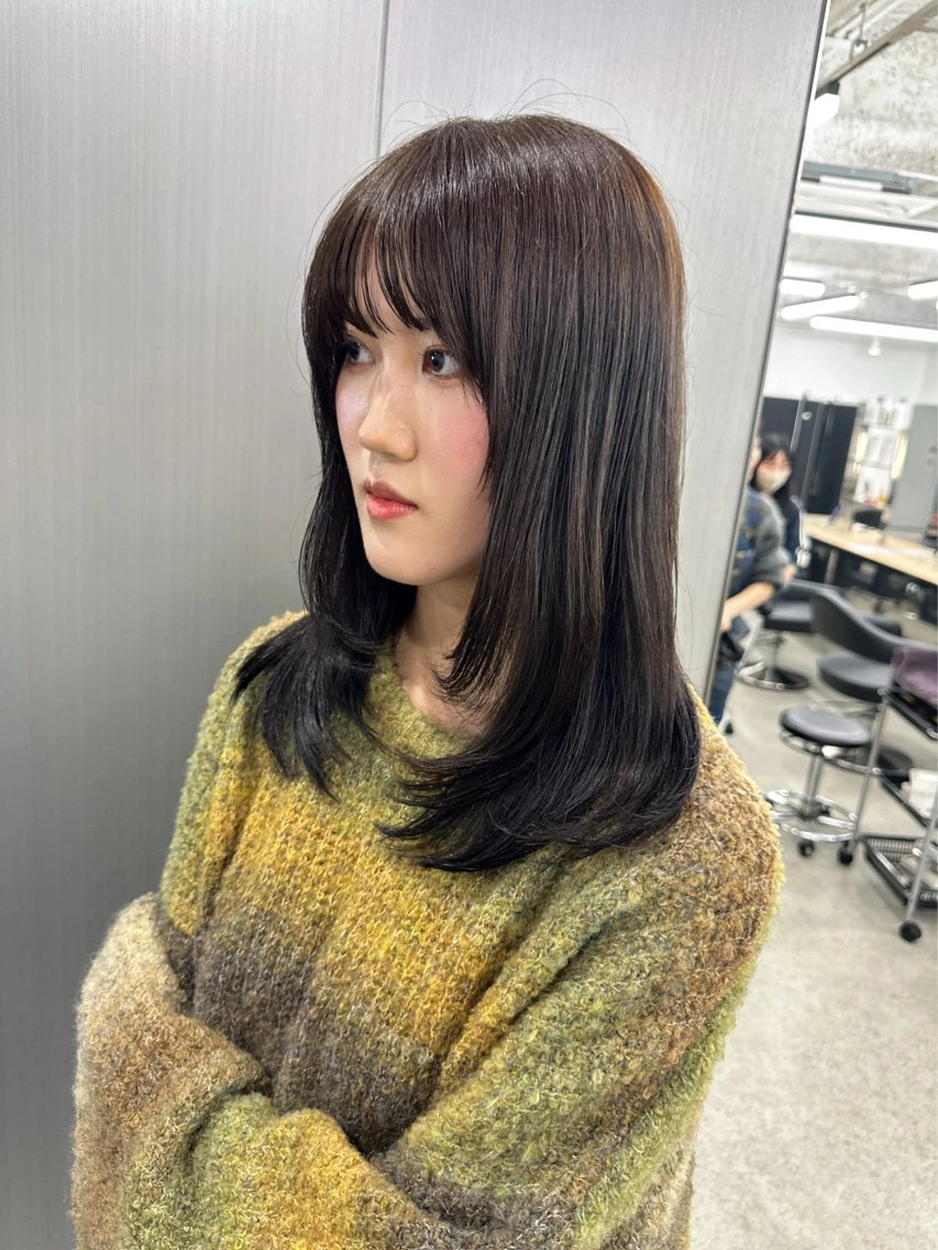 ミディアム カラー ヘアカラー くすみミルクティー／ ブラウン🪡TOWAのヘアスタイル