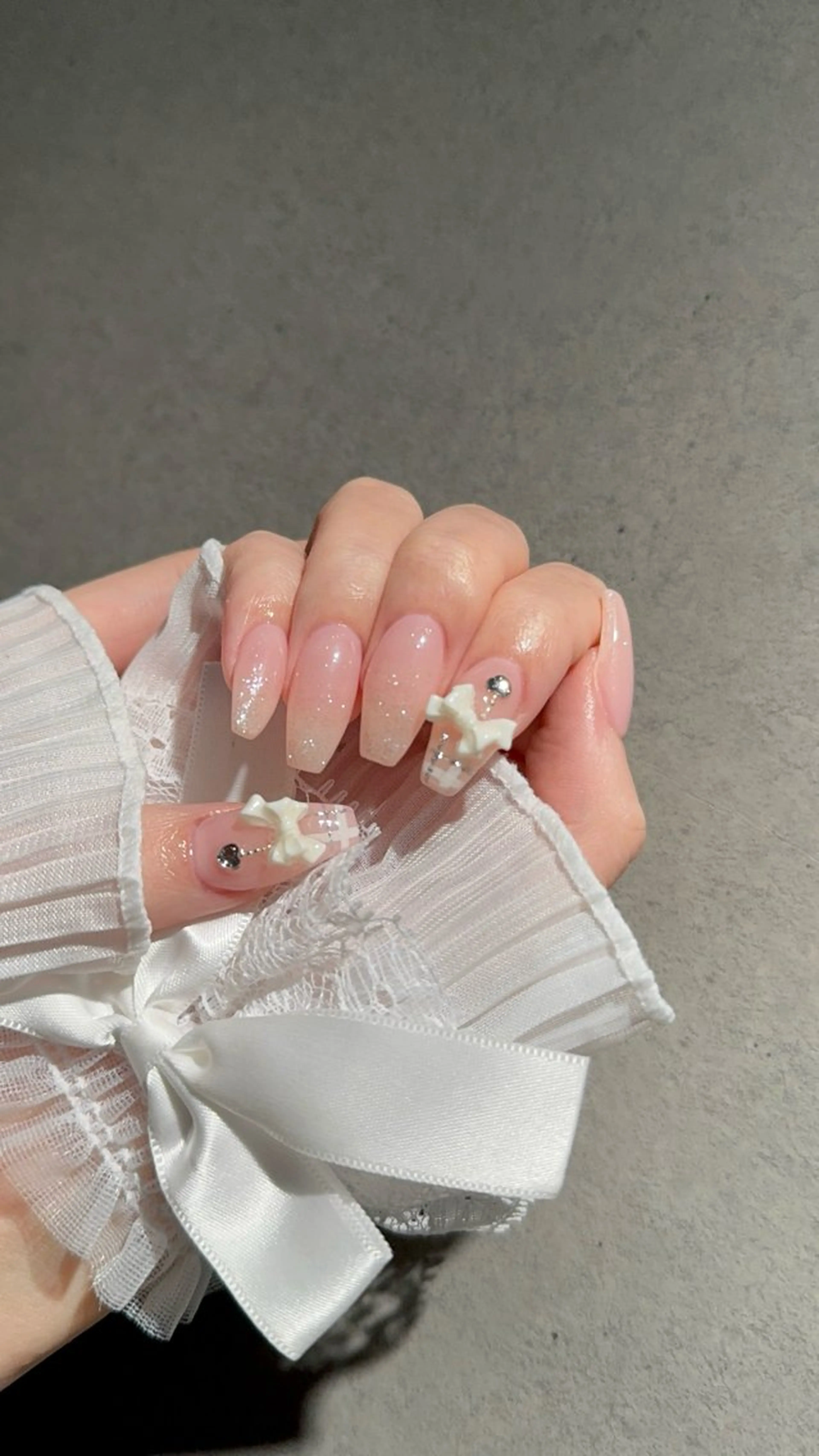 ネイル I-nailロング /ワンホン/キラキラのネイルデザイン