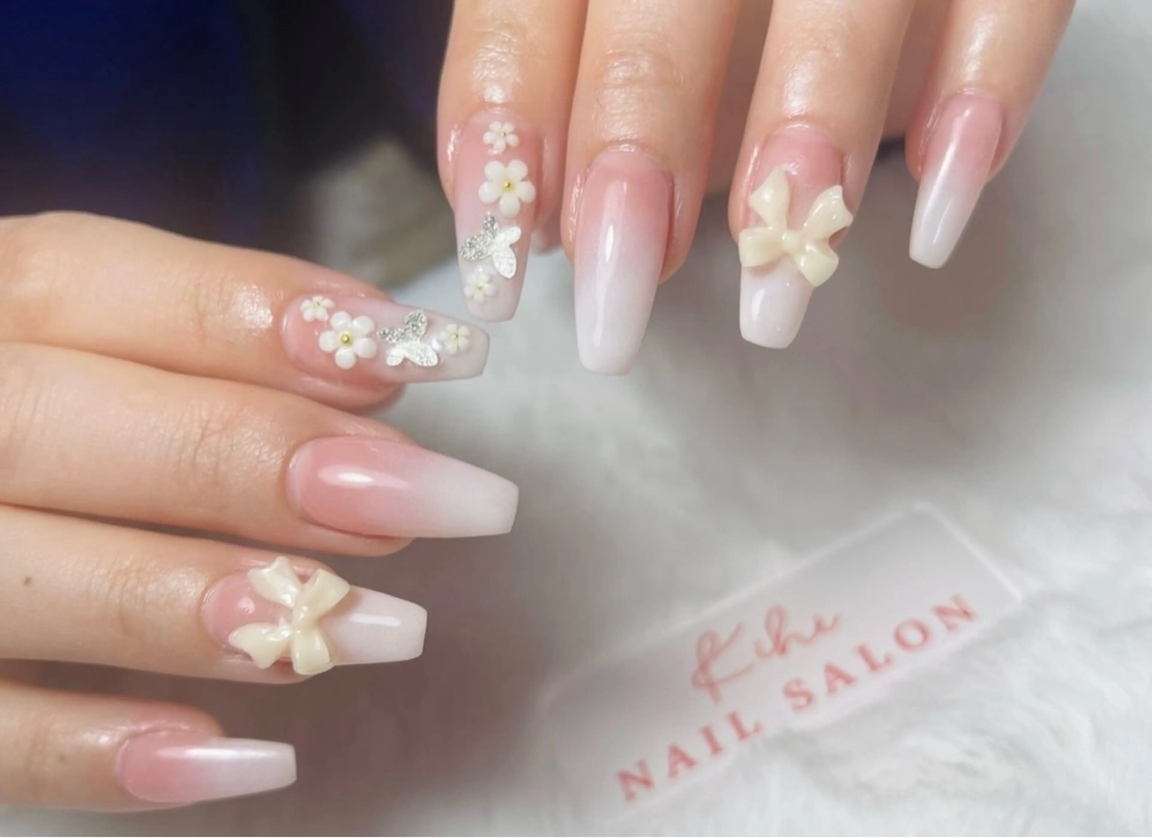 ネイル フレンチネイル ジェルネイル グラデーション キラキラネイル 韓国ネイル ハンドネイル 清水 ユナのネイルデザイン