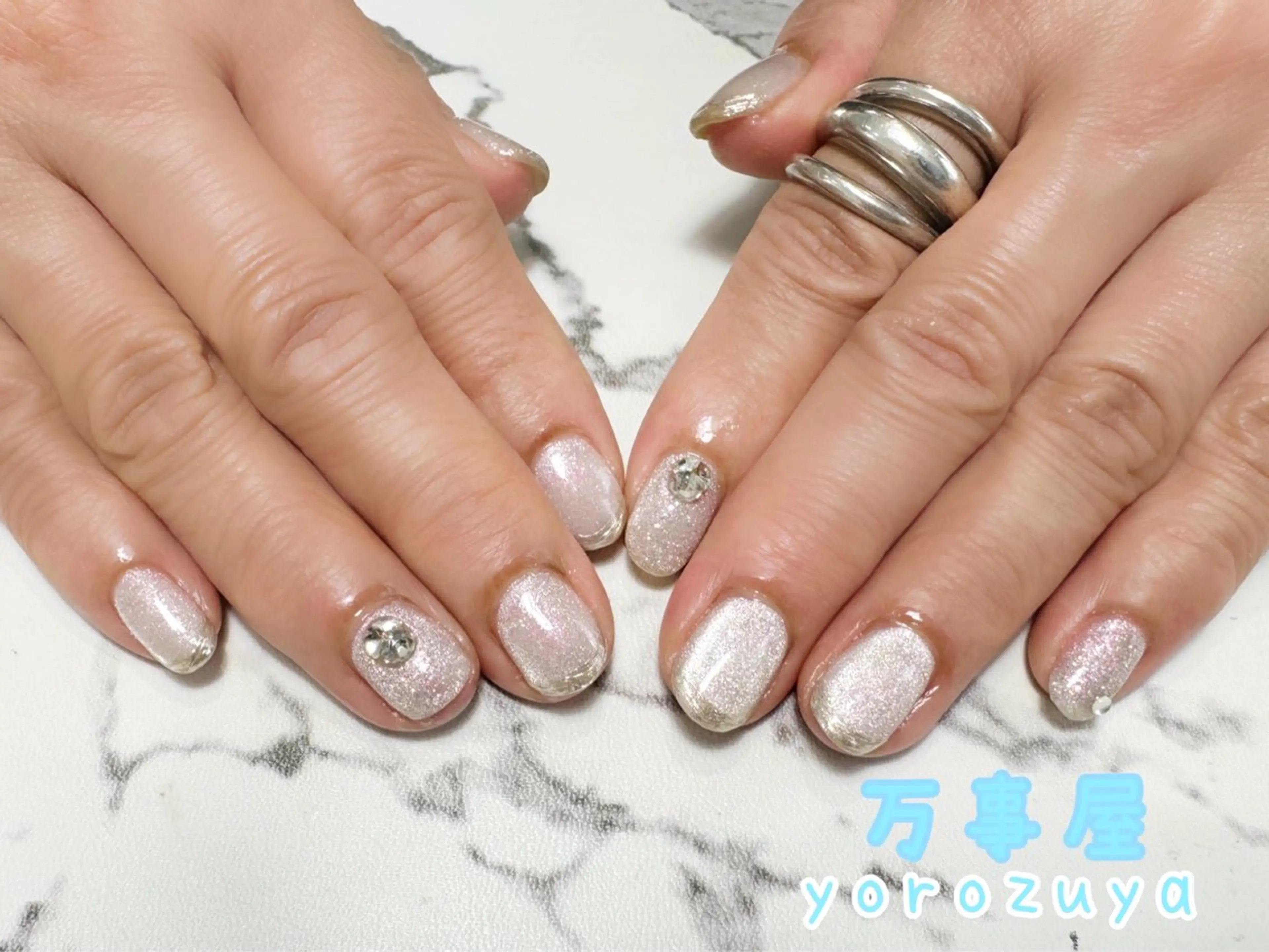 ネイル フレンチネイル マグネットネイル ミラーネイル ☆ YOROZUYA..のネイルデザイン