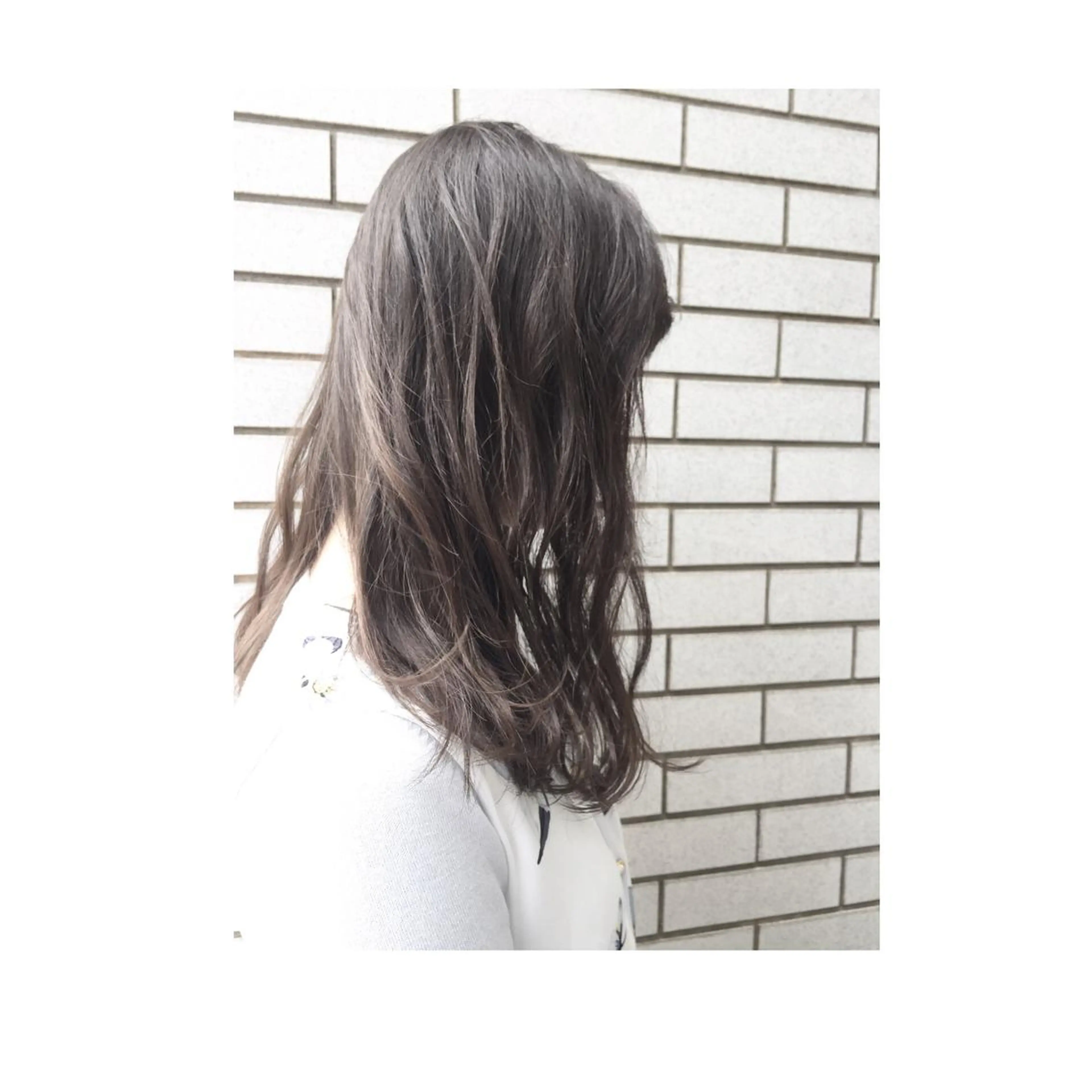 セミロング カラー 透明感カラー グレージュ ハイライトカラー ハイライト ✂️小顔カット✂️ 山本有紀のヘアスタイル