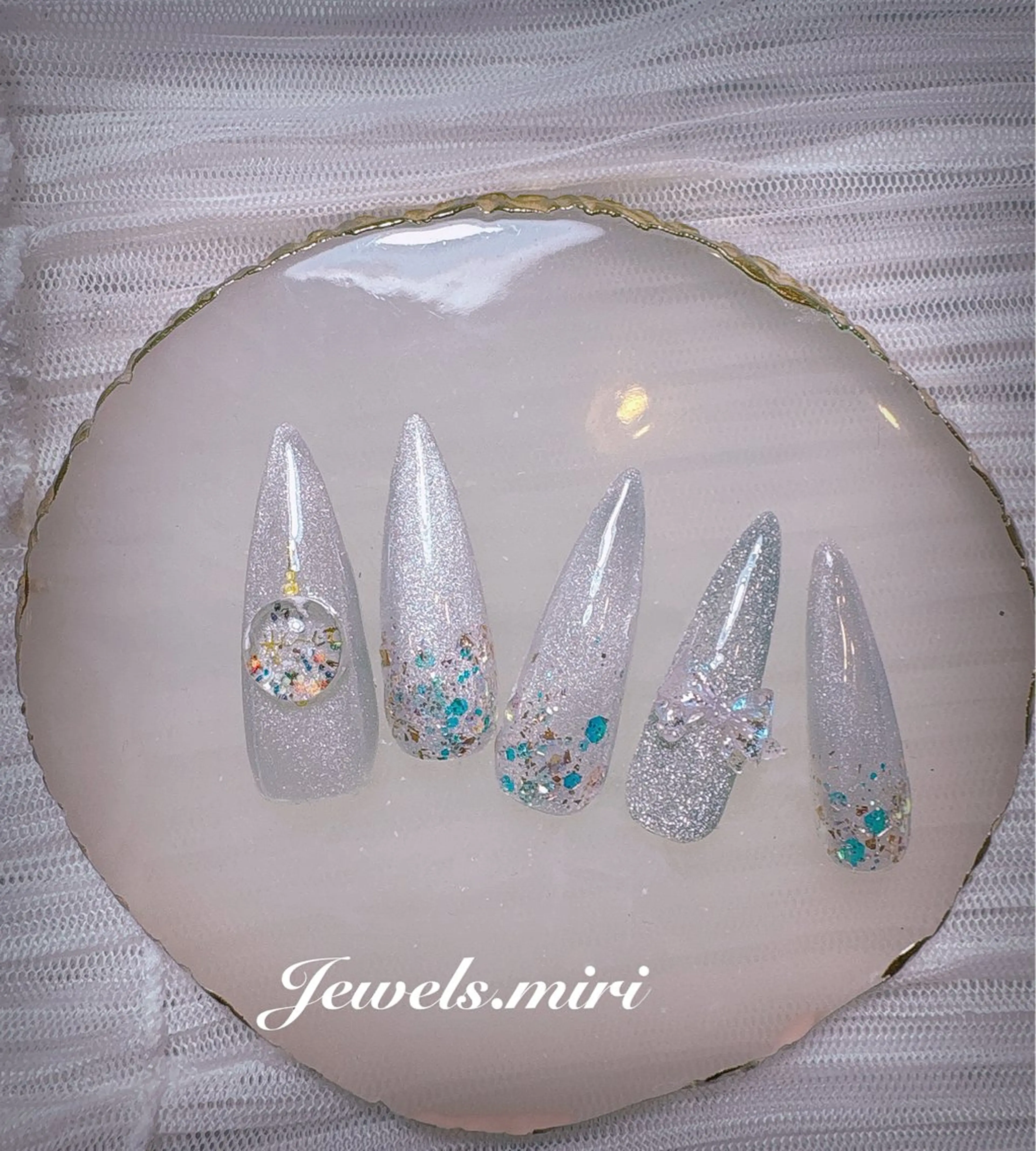 ネイル フラッシュネイル キラキラネイル マグネットネイル ワンカラーネイル シルバー Jewels nail lily 白楽所属・ネイルサロン Jewels Mのネイルデザイン