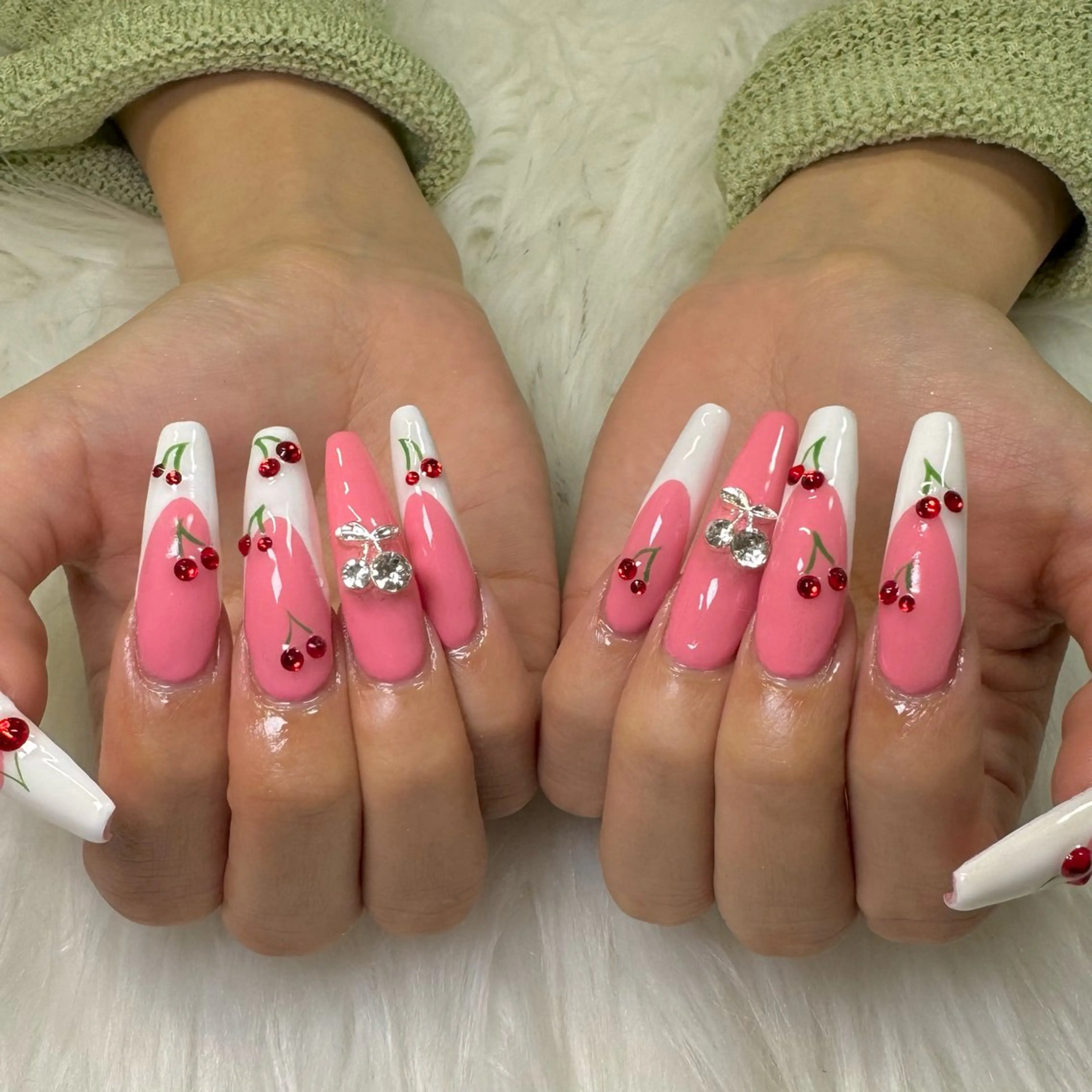 ネイル ハンドネイル 黒川 実祐のネイルデザイン