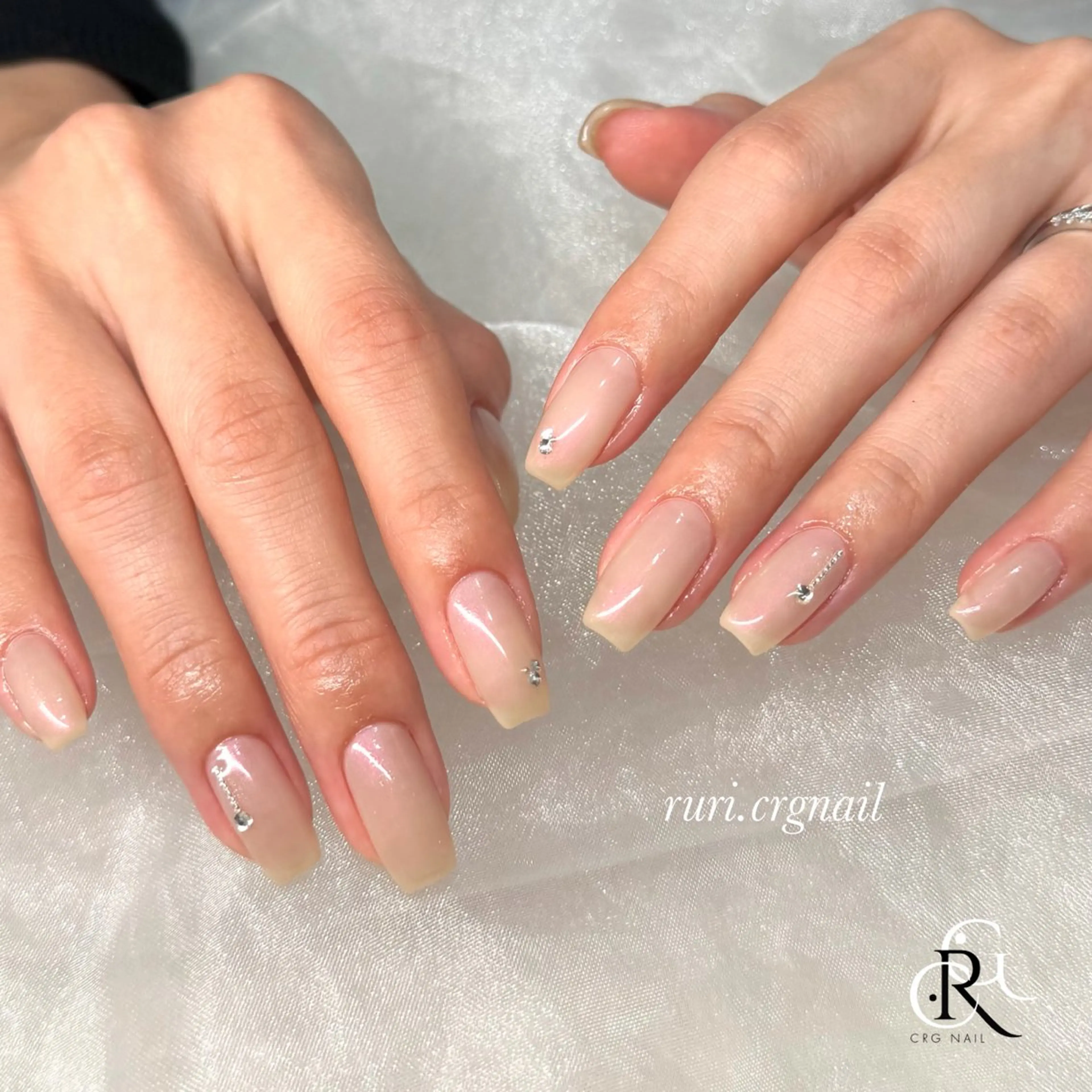 ネイル オフィスネイル ハンドネイル 美フォルム✨ CRG RURIのネイルデザイン