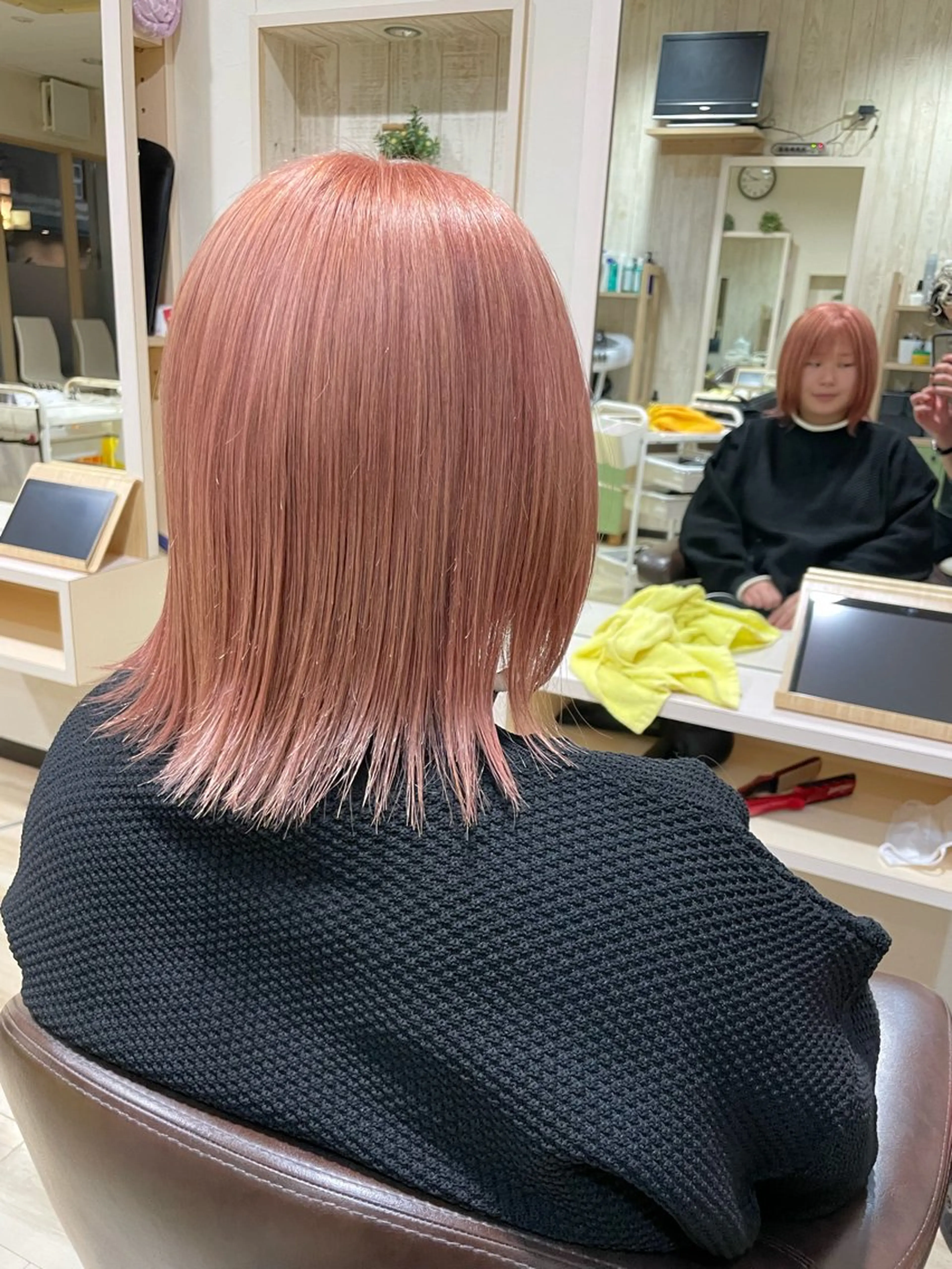 ミディアム カラー ベージュカラー ブリーチ オレンジ オレンジベージュ 🌈派手髪ハイトーン 🌈鈴木亮太🌈のヘアスタイル
