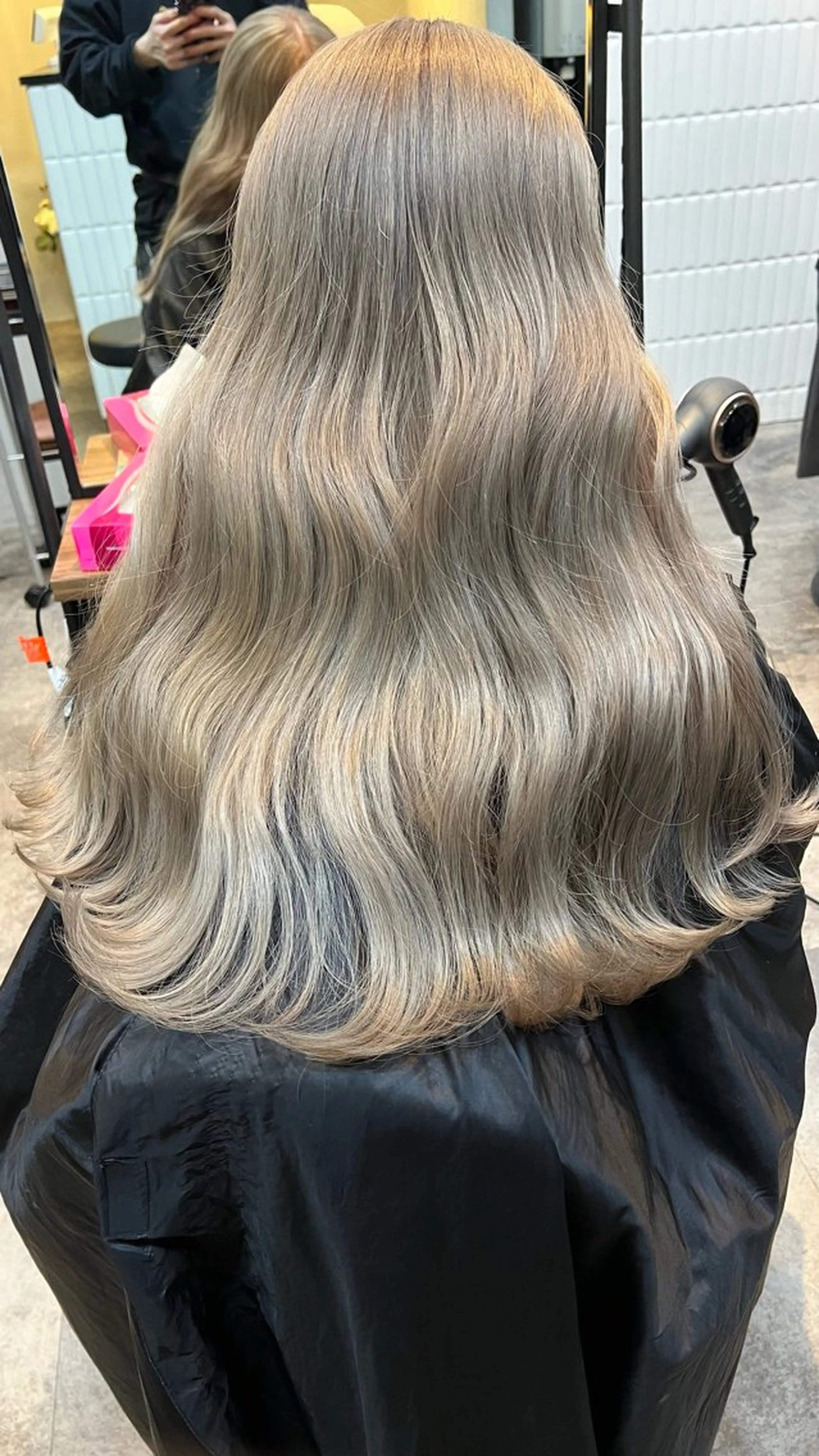 ロング カット ヘアカラー La fith hair corona所属・安岡 稜太のヘアスタイル