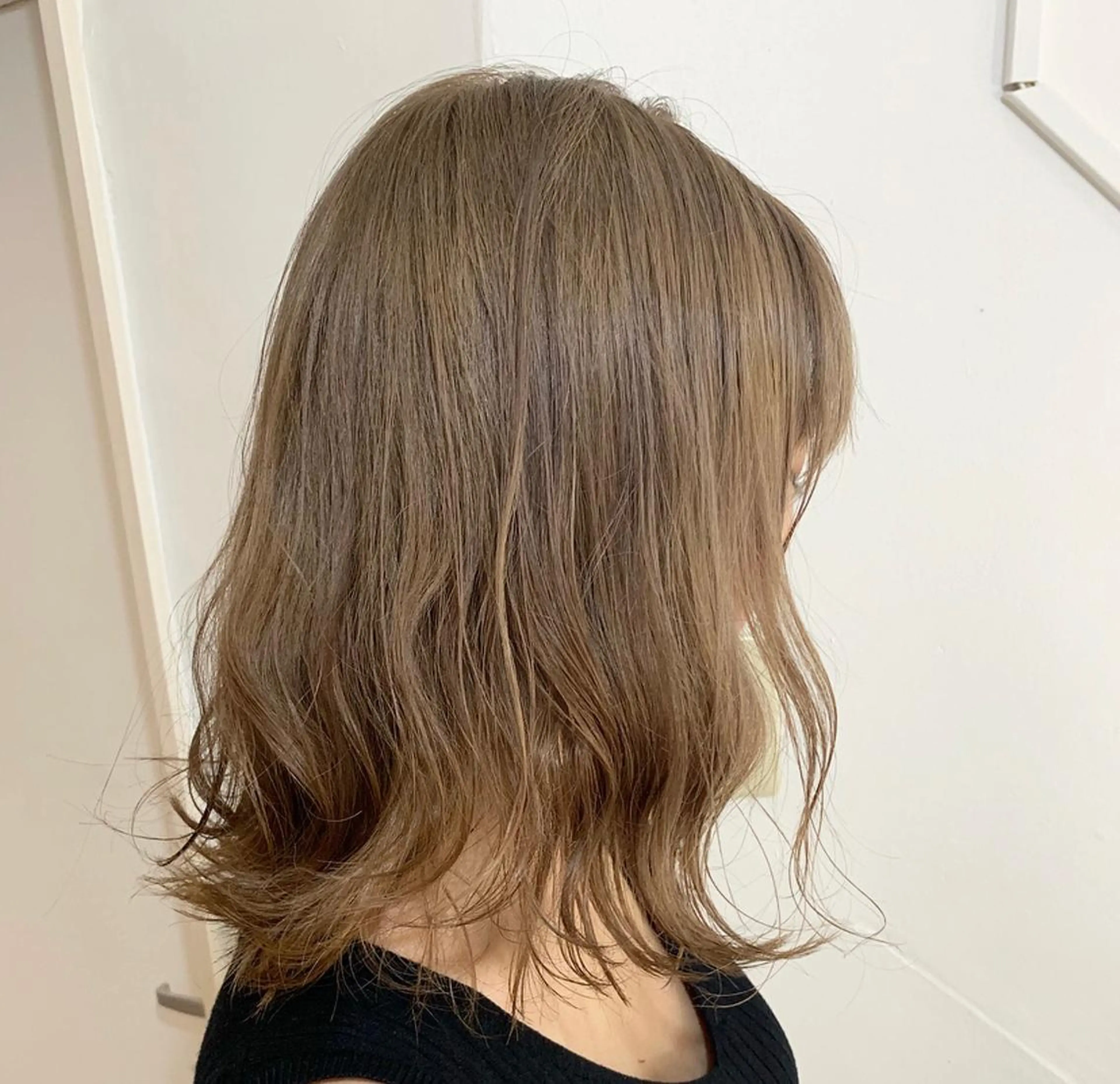 ミディアム カラー ベージュカラー ミルクティーベージュ friity所属・🕊️ HONOKAのヘアスタイル